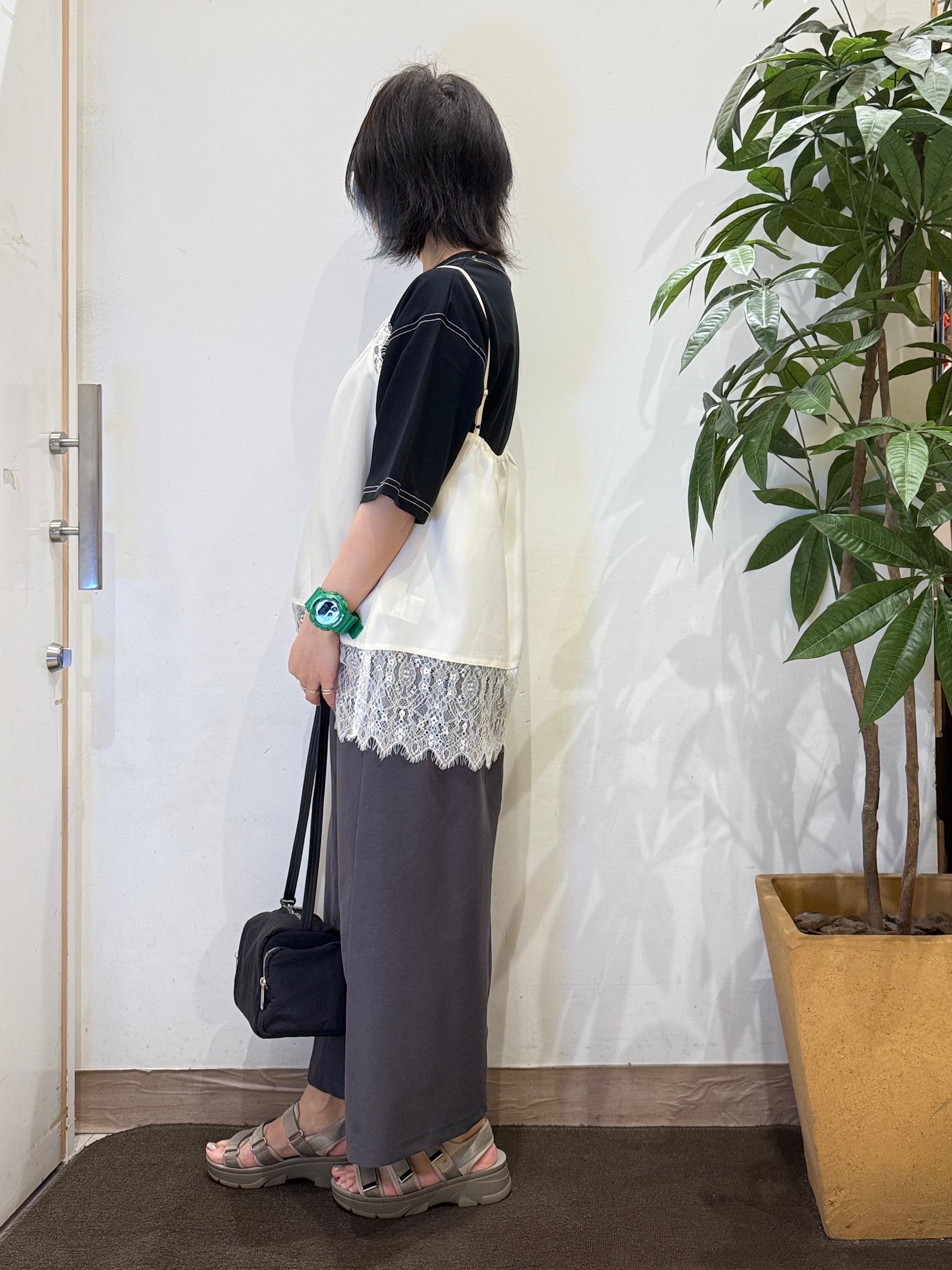 misakiさんの「SHOO･LA･RUE｜【洗濯機可/S-LL】体型カバーしながらこなれ見え。レース付きキャミソール」を使ったコーディネート