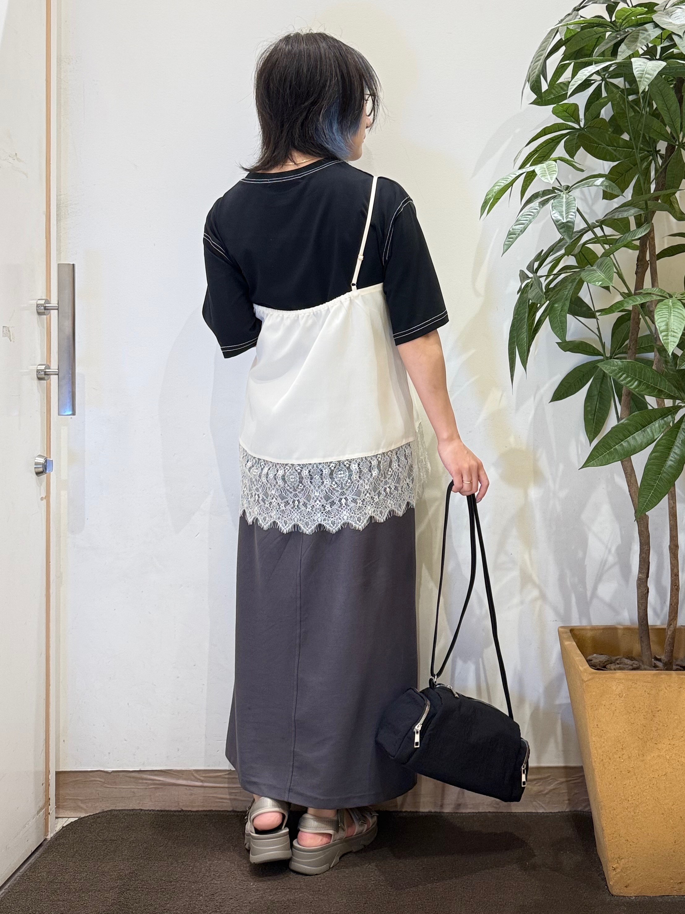 misakiさんの「SHOO･LA･RUE｜【洗濯機可/S-LL】体型カバーしながらこなれ見え。レース付きキャミソール」を使ったコーディネート