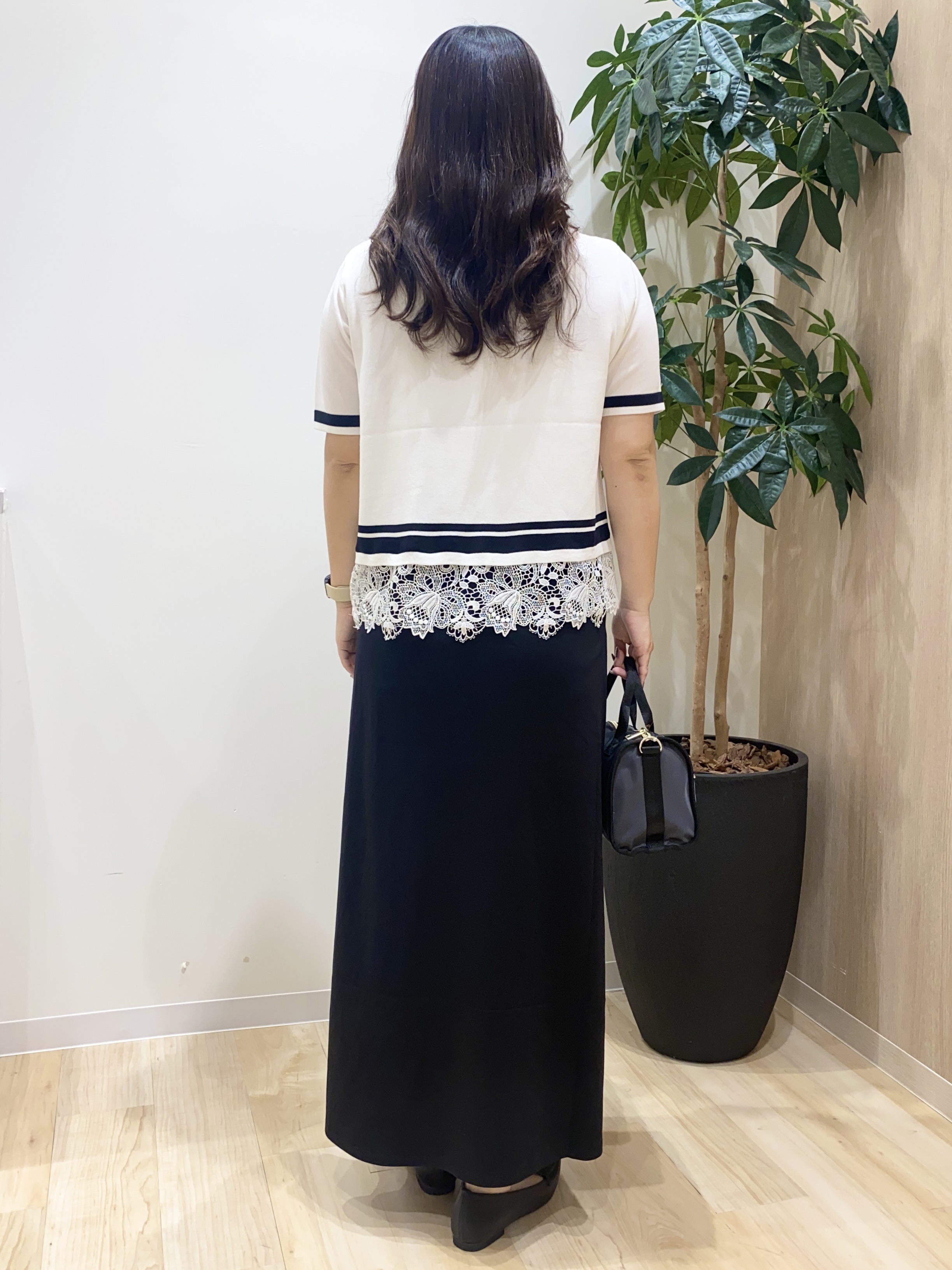 HANAさんの「grove｜【シリーズ累計36万枚／UVカット・ひんやり・洗濯機OK】やわらかドライタッチレースドッキングニット」を使ったコーディネート