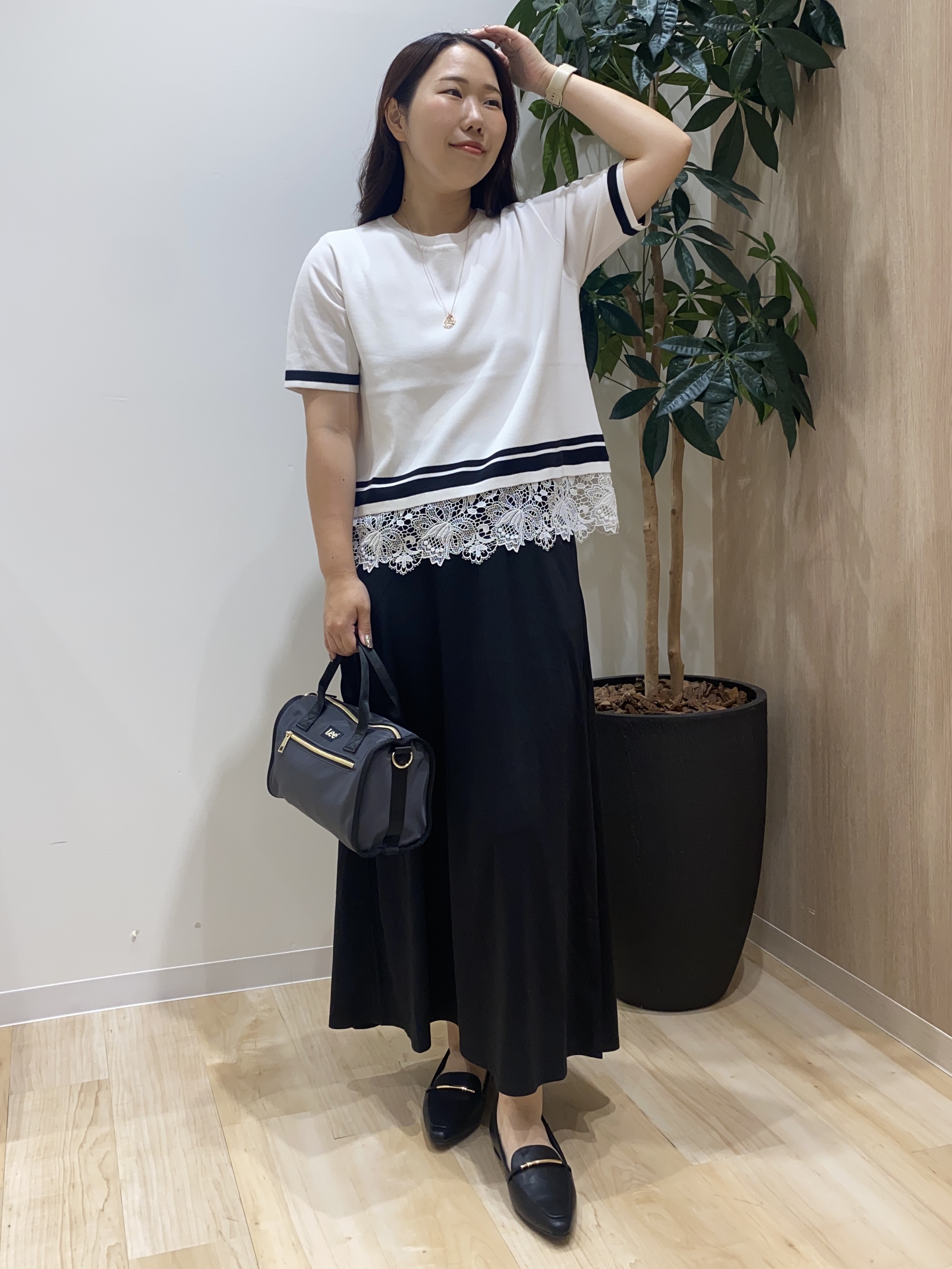 HANAさんの「grove｜【シリーズ累計36万枚／UVカット・ひんやり・洗濯機OK】やわらかドライタッチレースドッキングニット」を使ったコーディネート