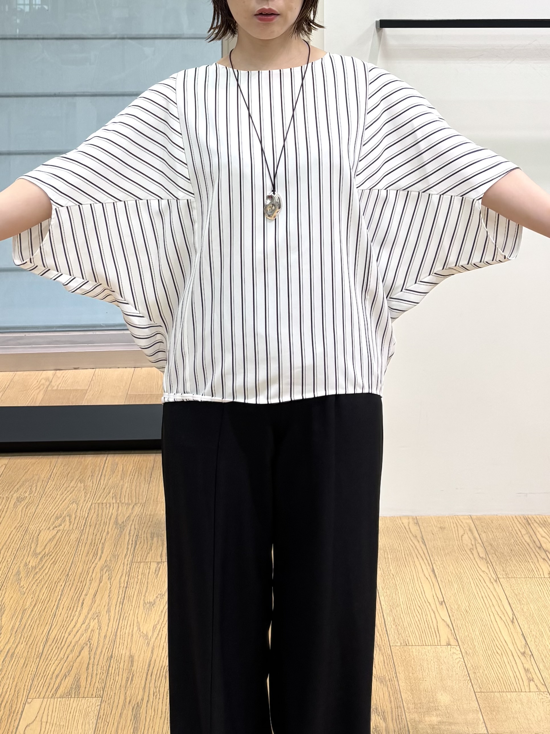 asamiさんの「INDIVI｜【UVケア／接触冷感】ジョーゼットドルマンブラウス」を使ったコーディネート