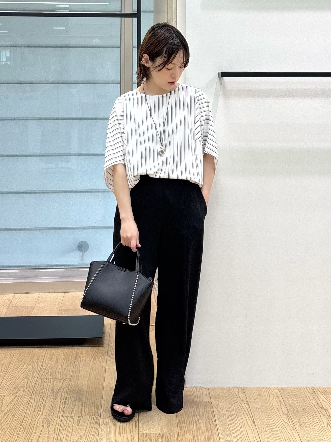 asamiさんの「INDIVI｜【UVケア／接触冷感】ジョーゼットドルマンブラウス」を使ったコーディネート
