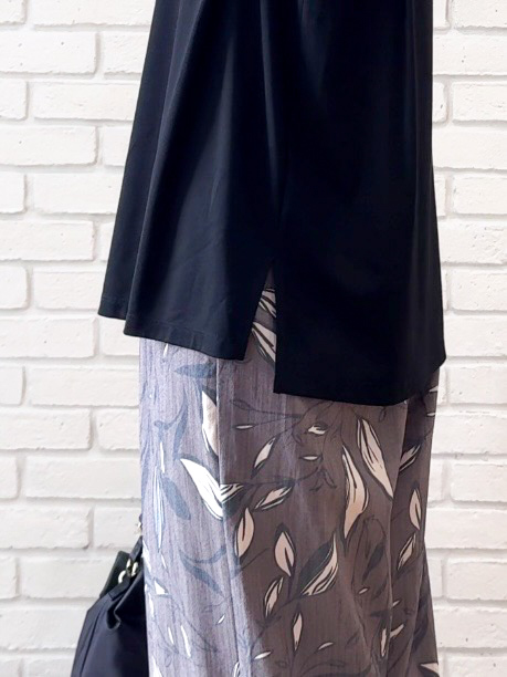 𝐜𝐡𝐢𝐤𝐚さんの「SHOO･LA･RUE｜【UVカット/接触冷感】上品に涼し気 とろみタックノースリーブトップス」を使ったコーディネート