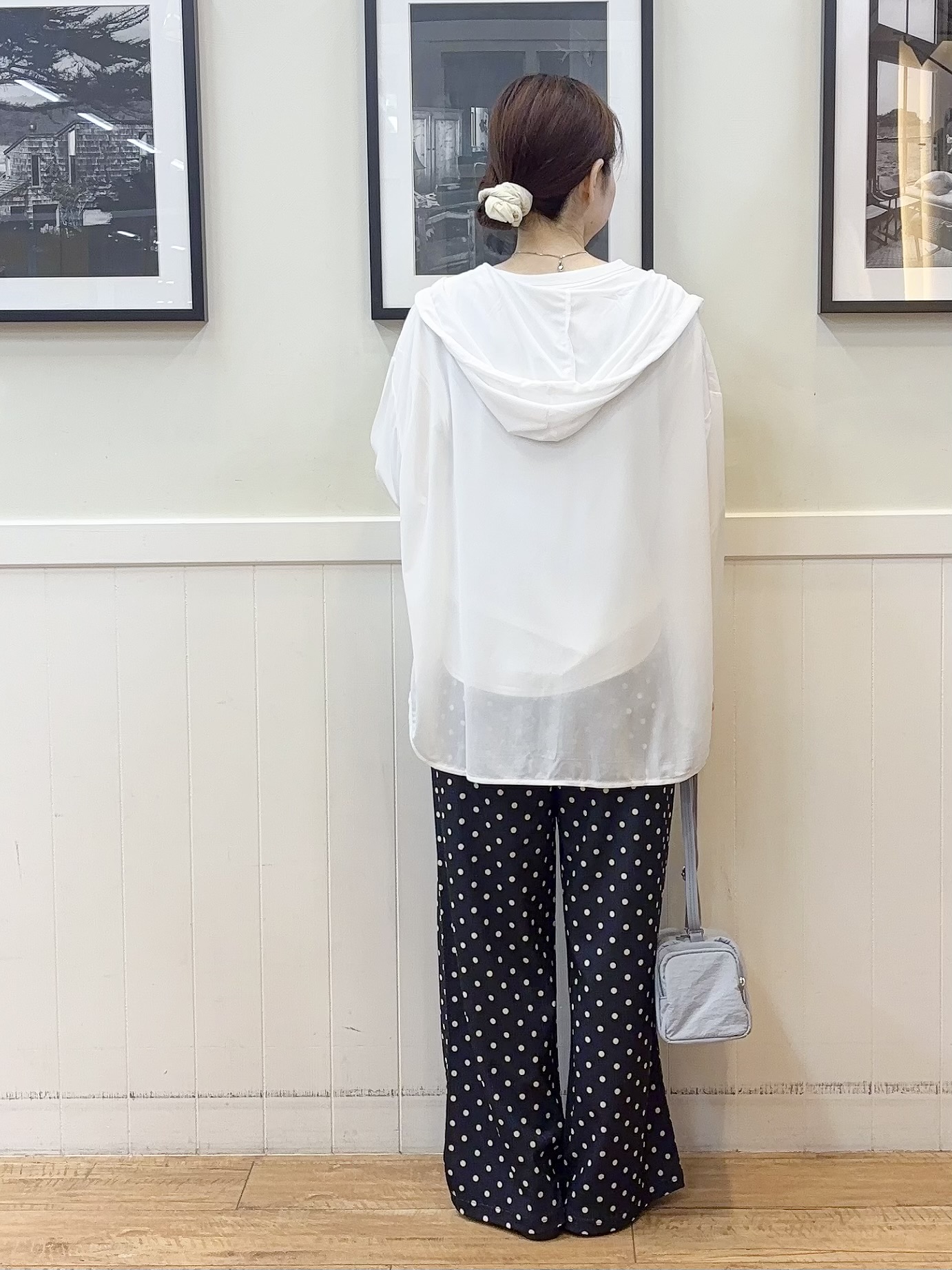 えぬさんの「SHOO･LA･RUE｜【S-LL/体型カバー】インせず着られる 配色ステッチ 5分袖ロゴTシャツ」を使ったコーディネート