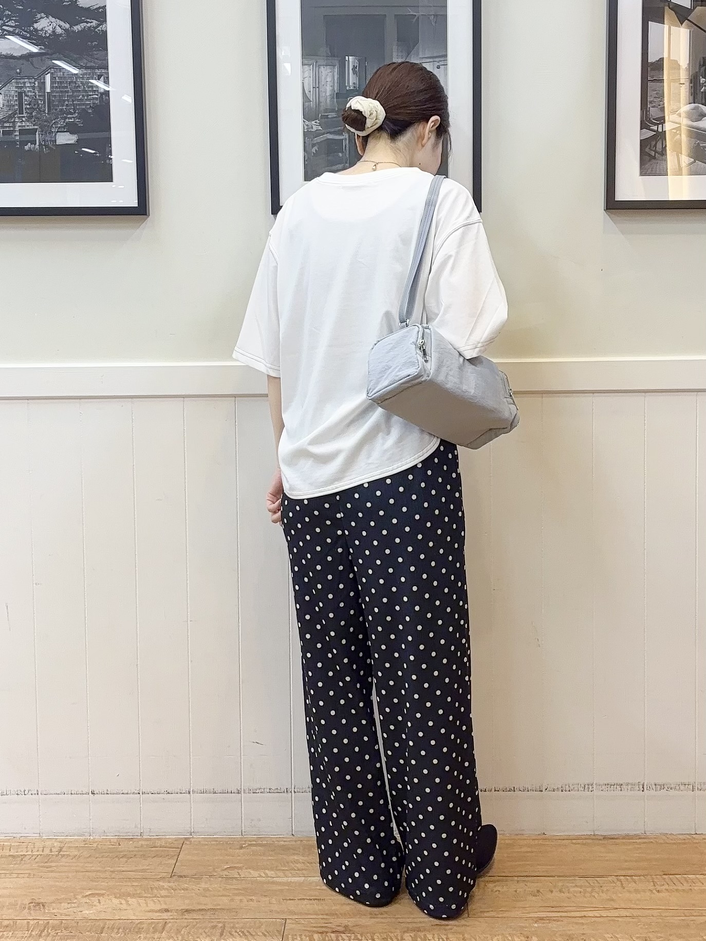 えぬさんの「SHOO･LA･RUE｜【S-LL/体型カバー】インせず着られる 配色ステッチ 5分袖ロゴTシャツ」を使ったコーディネート