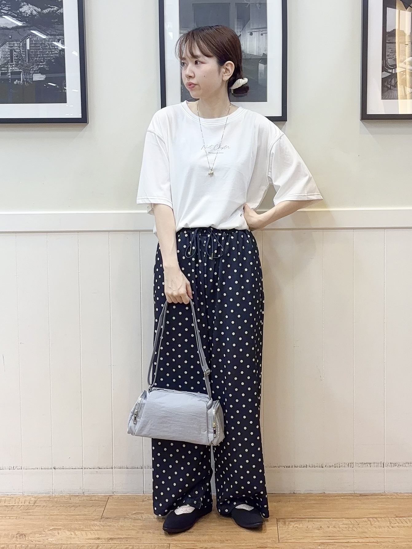 えぬさんの「SHOO･LA･RUE｜【S-LL/体型カバー】インせず着られる 配色ステッチ 5分袖ロゴTシャツ」を使ったコーディネート