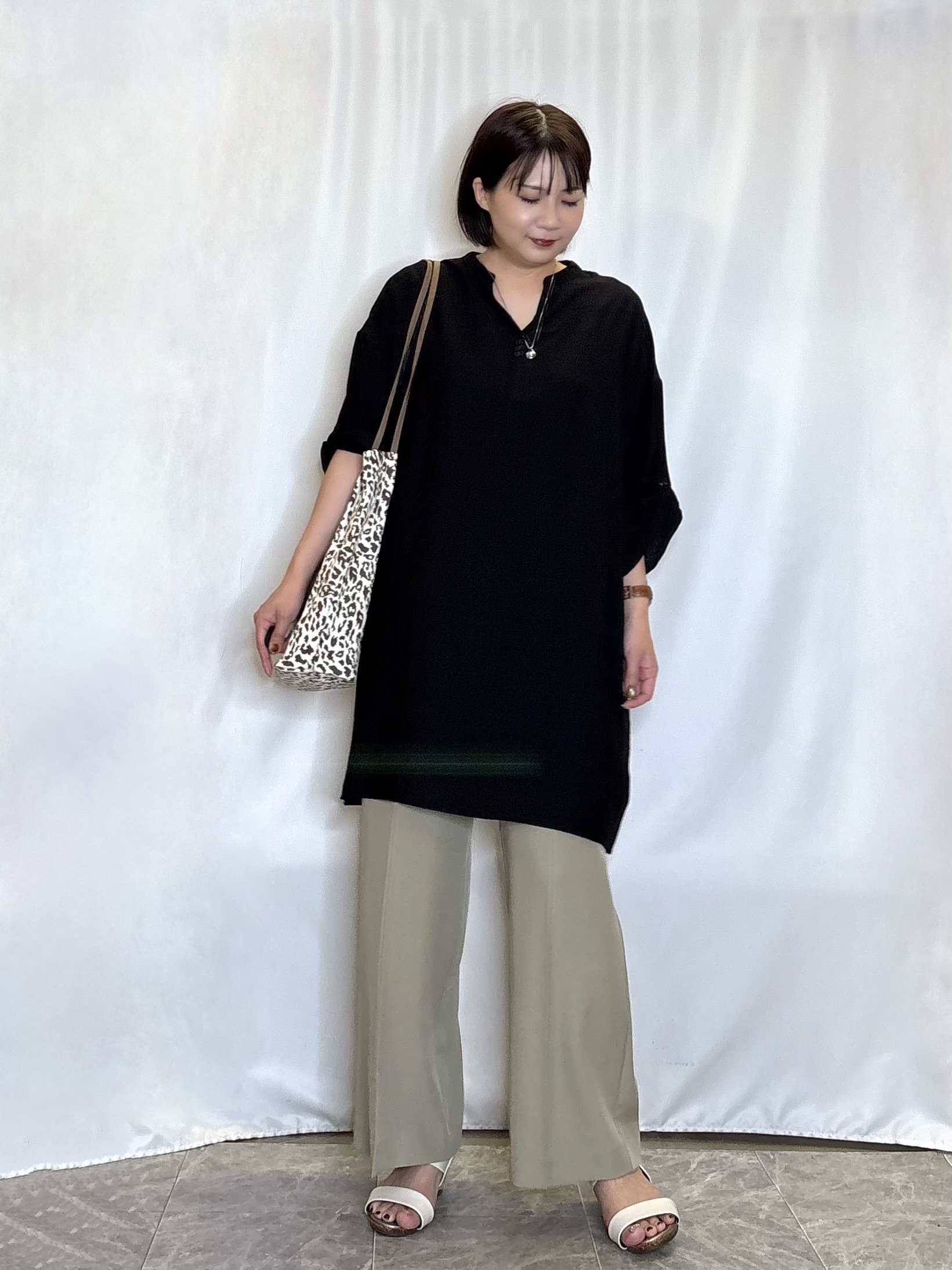 ネリさんの「SHOO･LA･RUE｜【ひんやり/S-LL/洗濯後しわになりにくい】体型カバーにも ゆるっとリラックスチュニック」を使ったコーディネート