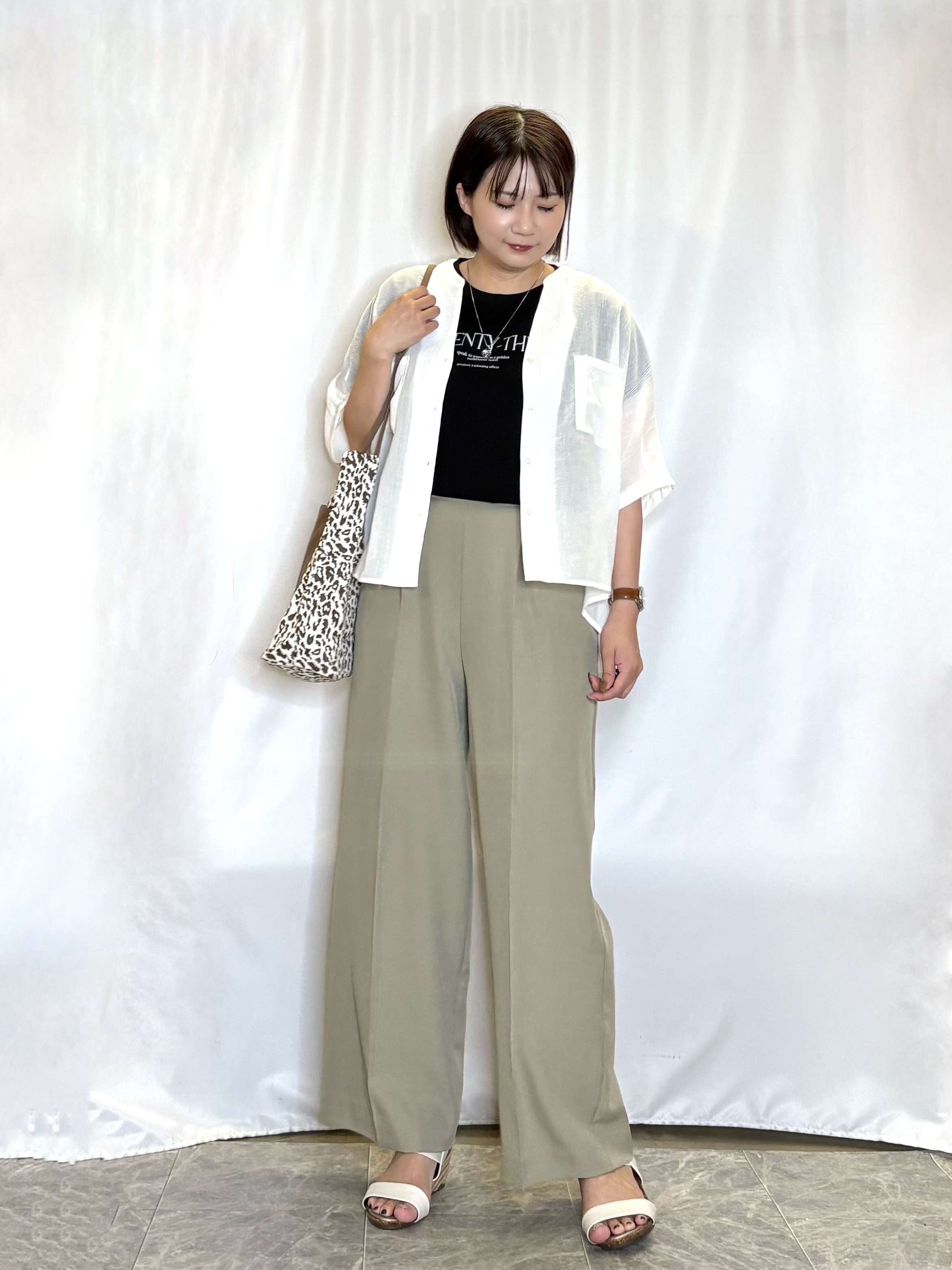 ネリさんの「SHOO･LA･RUE｜【洗濯機可/選べる6色】程よいシアー感が涼し気 ゆったりワッシャードルマンブラウス」を使ったコーディネート