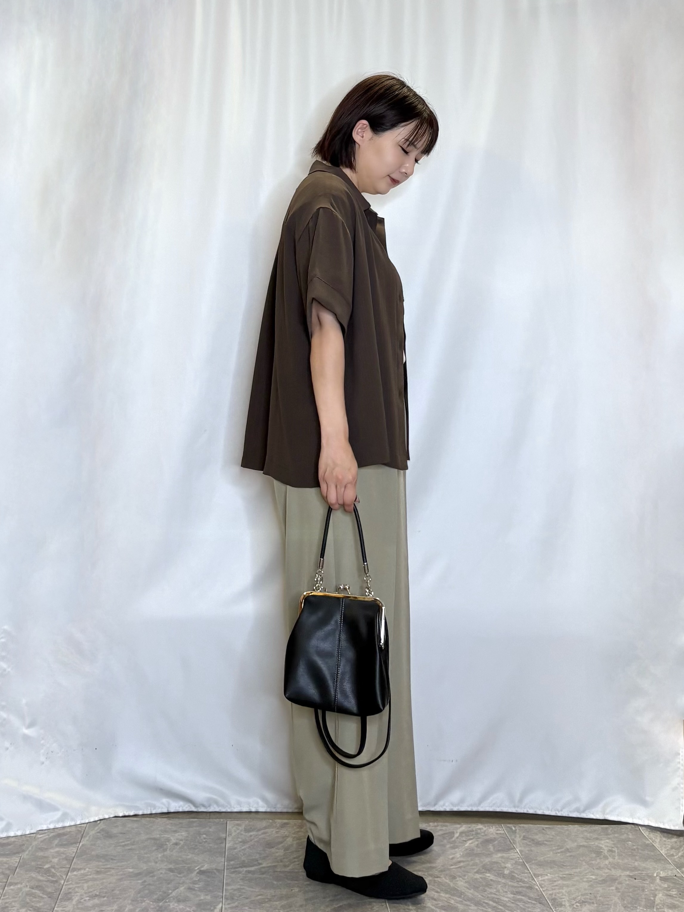 ネリさんの「SHOO･LA･RUE｜【通気性〇/ひんやり/S-LL】洗濯後しわになりにくい とろみストライプシャツ」を使ったコーディネート