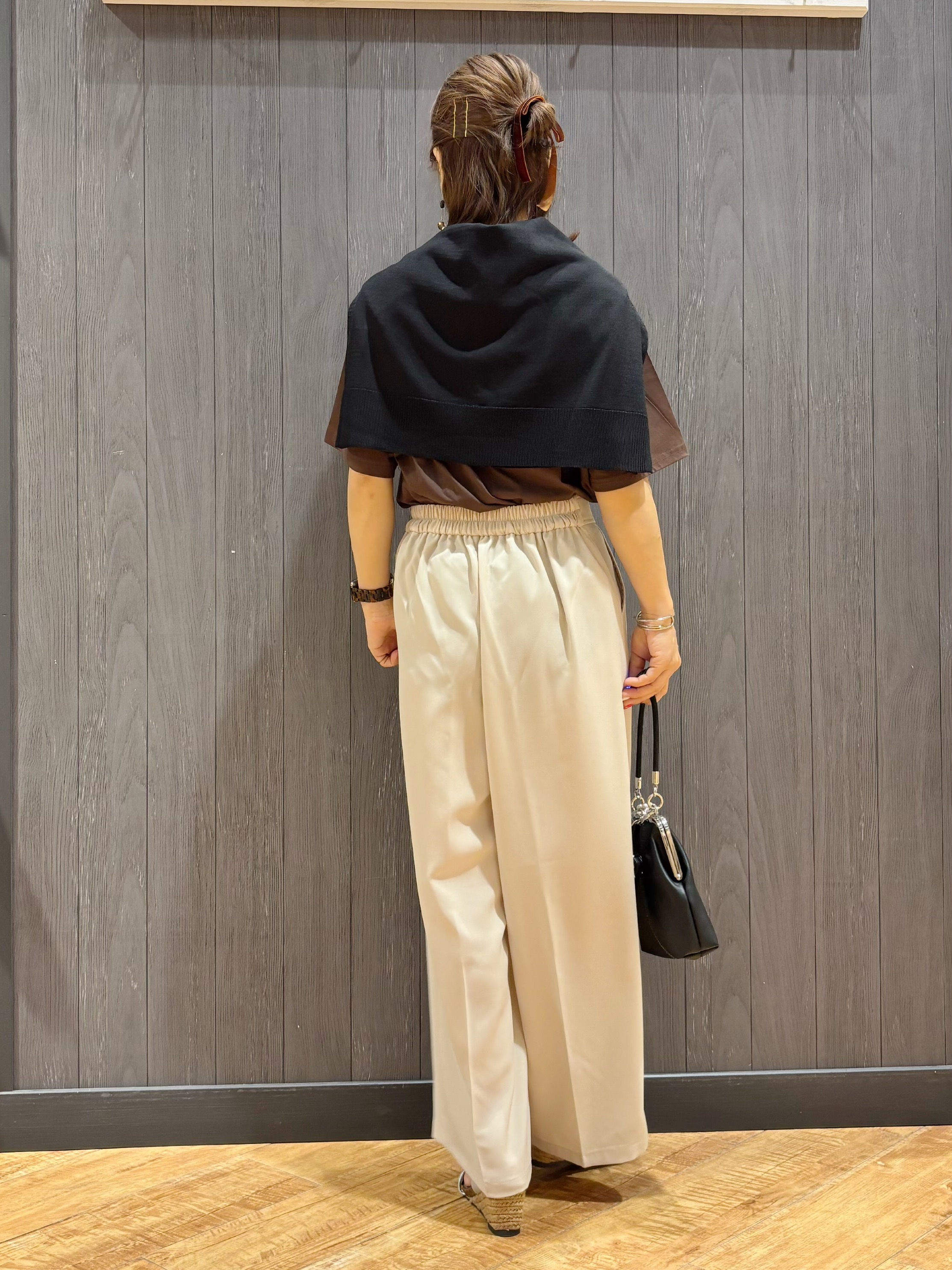 meiさんの「SHOO･LA･RUE｜【ひんやり/洗濯機可/S-LL】夏に快適サラサラ感 大人のひんやりプリントTシャツ」を使ったコーディネート