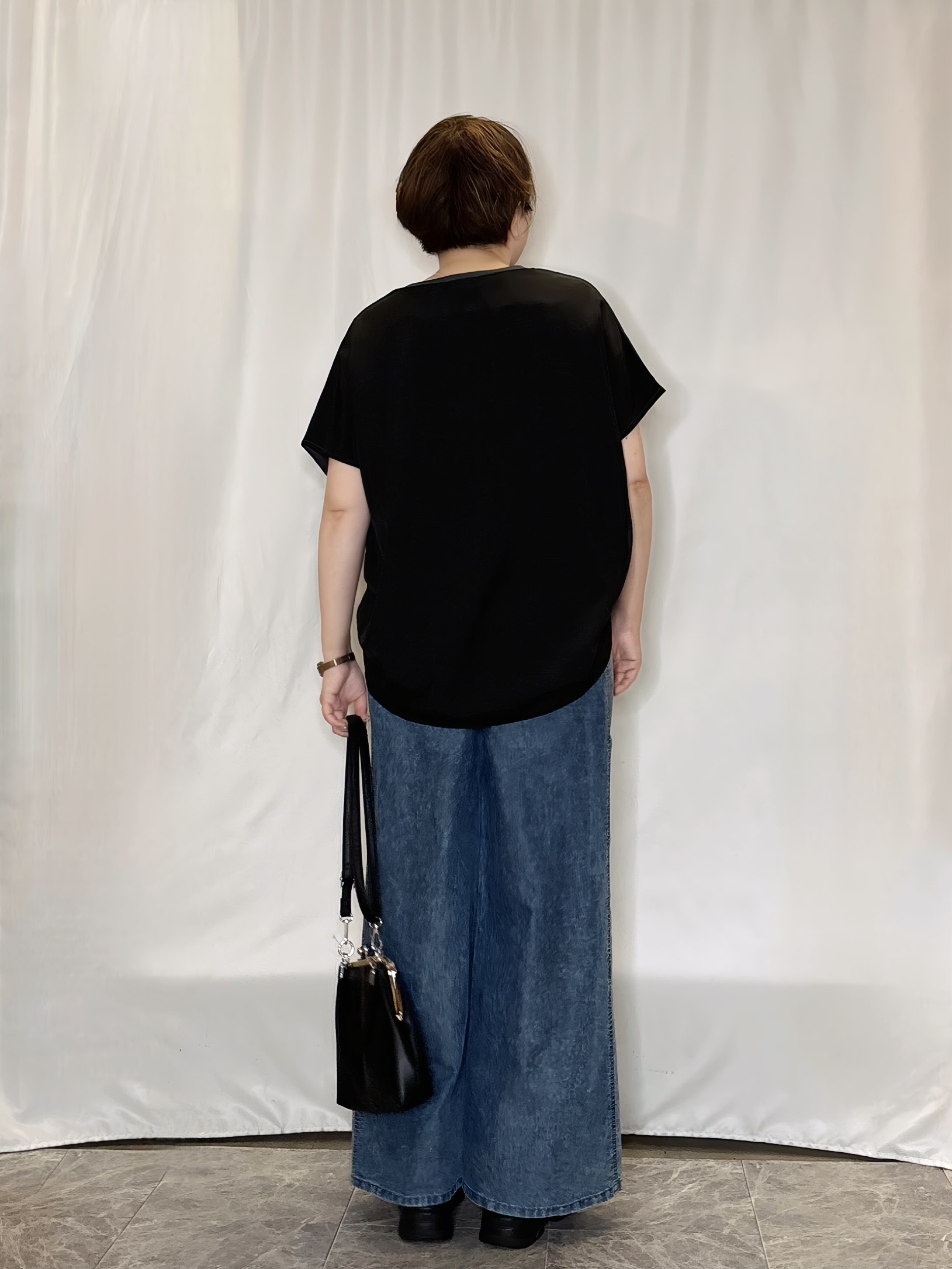 たみさんの「SHOO･LA･RUE｜【ひんやり/UV】ヒップまわりを自然にカバー 異素材ドッキング 裾タックトップス」を使ったコーディネート