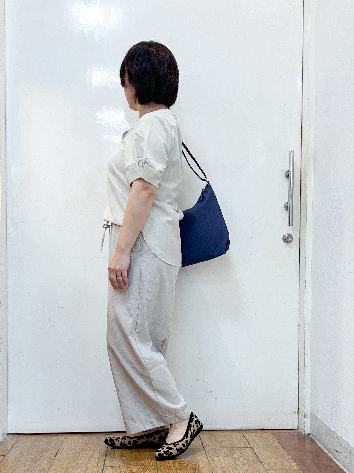 haruさんの「SHOO･LA･RUE｜【洗濯後しわになりにくい/インせずきまる】お袖のハシゴレースが涼やかな印象 麻調スキッパーブラウス」を使ったコーディネート