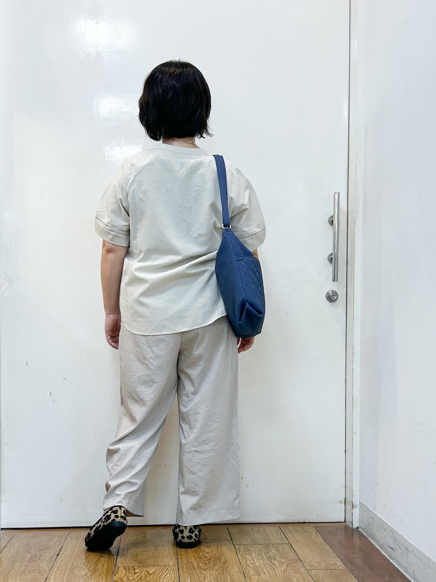 haruさんの「SHOO･LA･RUE｜【洗濯後しわになりにくい/インせずきまる】お袖のハシゴレースが涼やかな印象 麻調スキッパーブラウス」を使ったコーディネート