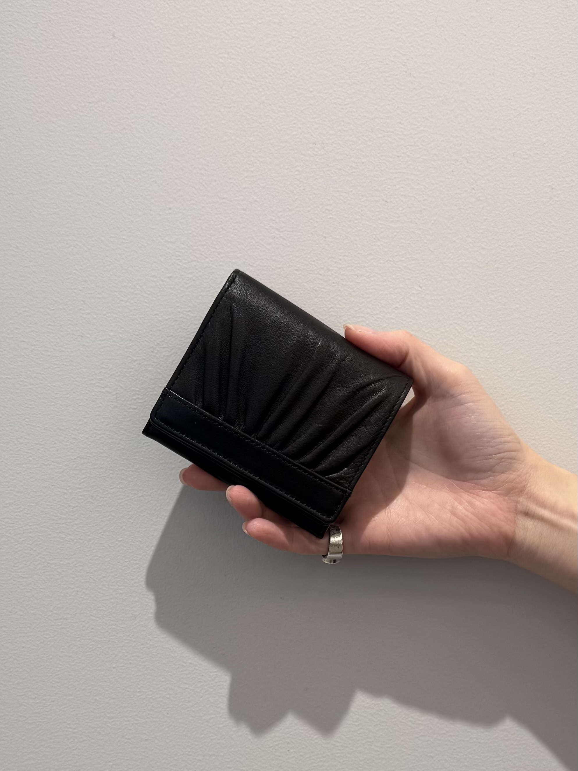 Kさんの「HIROKO HAYASHI｜CRESPA（クレスパ）薄型二つ折り財布」を使ったコーディネート