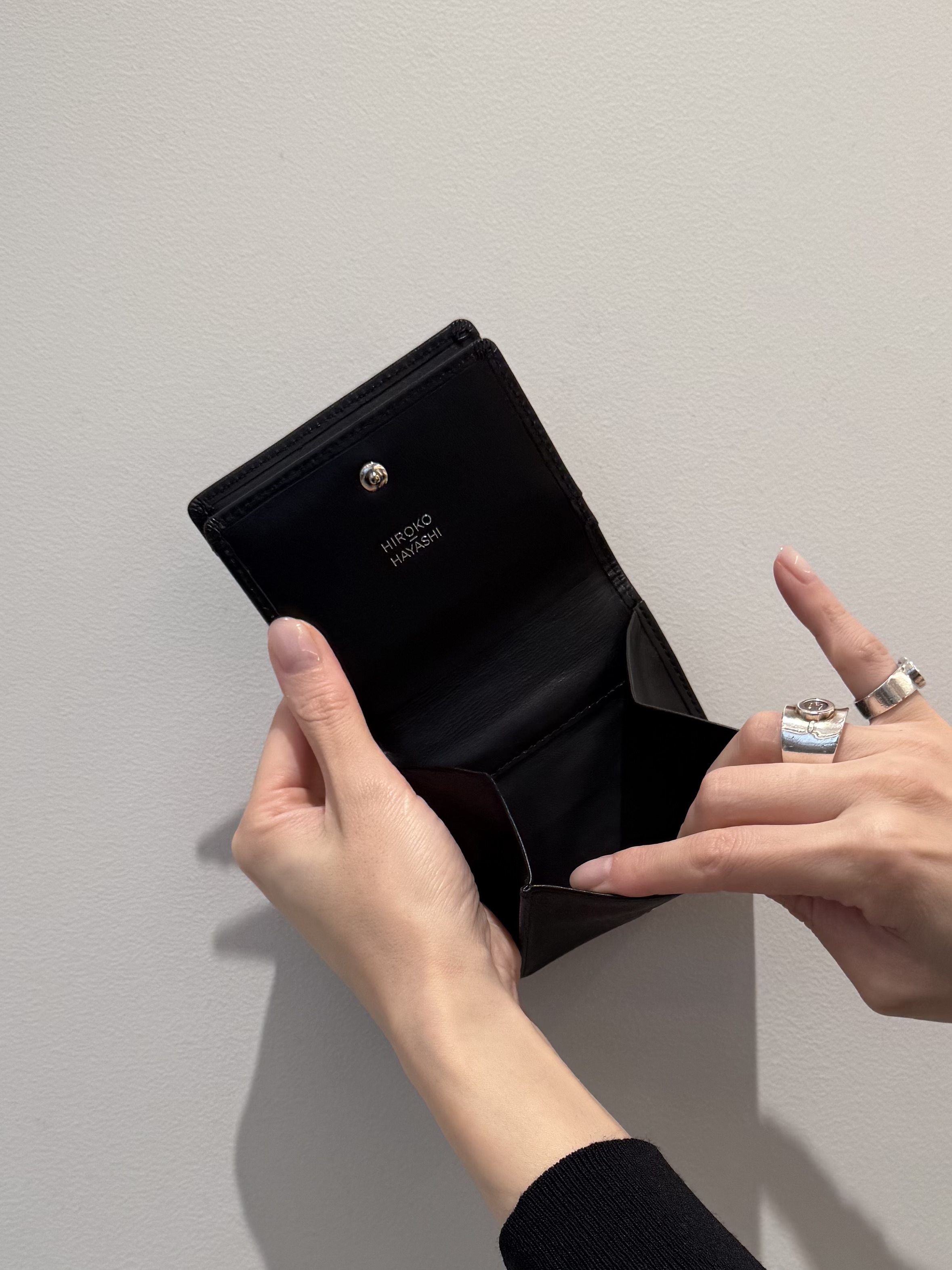 Kさんの「HIROKO HAYASHI｜CRESPA（クレスパ）薄型二つ折り財布」を使ったコーディネート