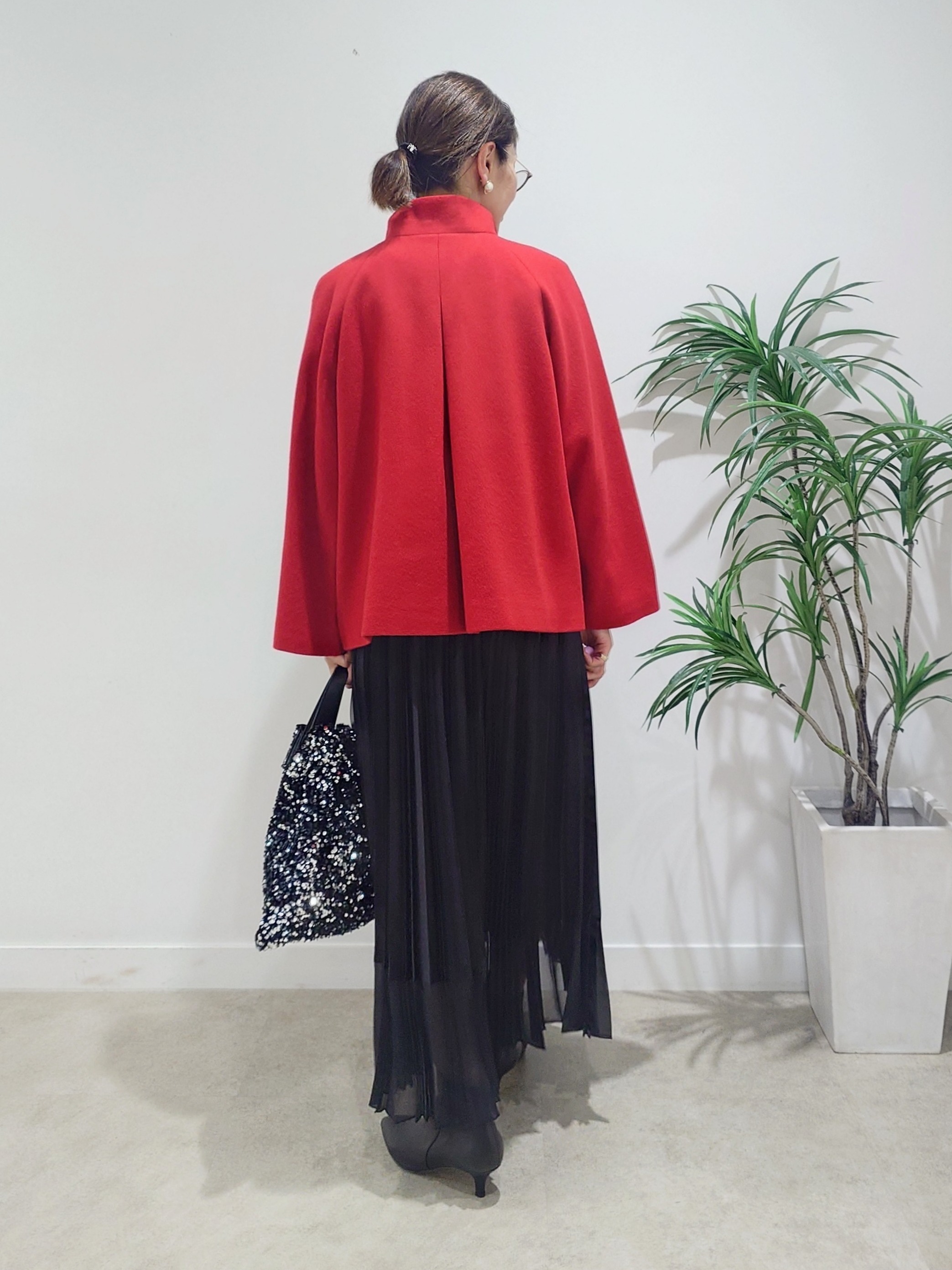 MUTSUKOさんの「UNTITLED｜スパンコールフラットトート」を使ったコーディネート
