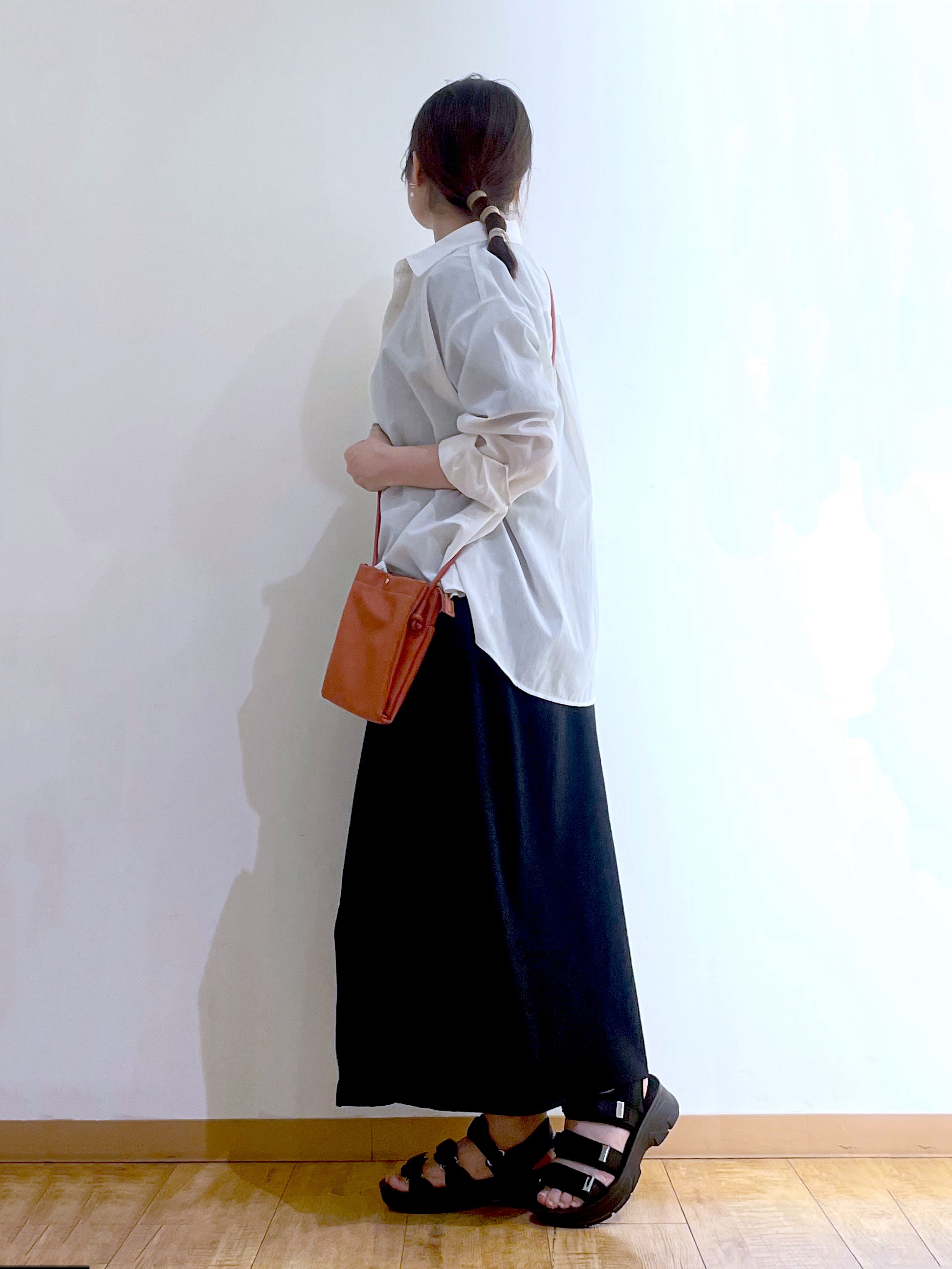 かのさんの「SHOO･LA･RUE｜【通気性〇/S-LL/洗濯機可】大人のきちんとベーシックシャツ」を使ったコーディネート