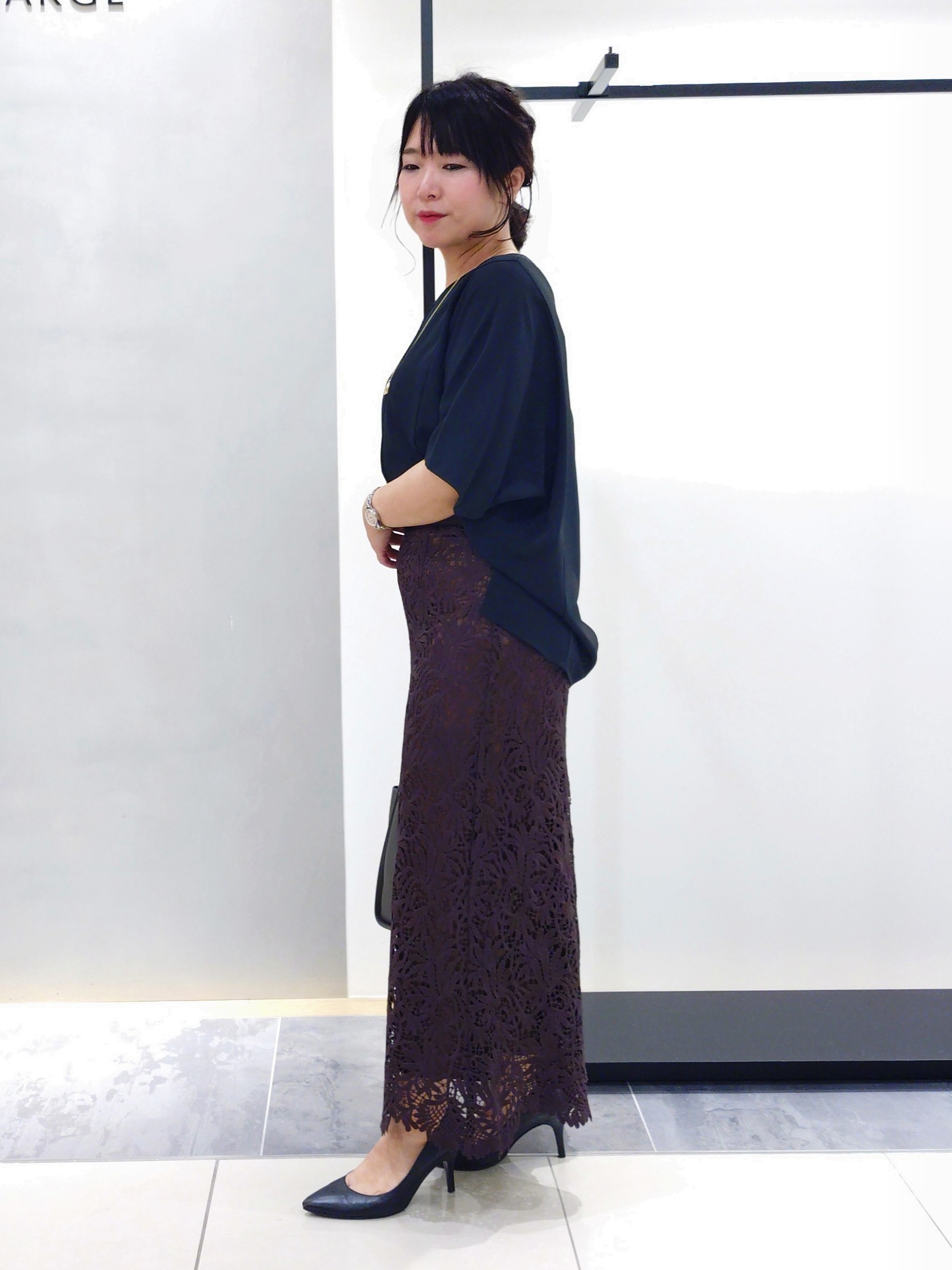 TOMOMIさんの「INDIVI｜【体型＆二の腕カバー/着る日傘】ドルマントップス」を使ったコーディネート