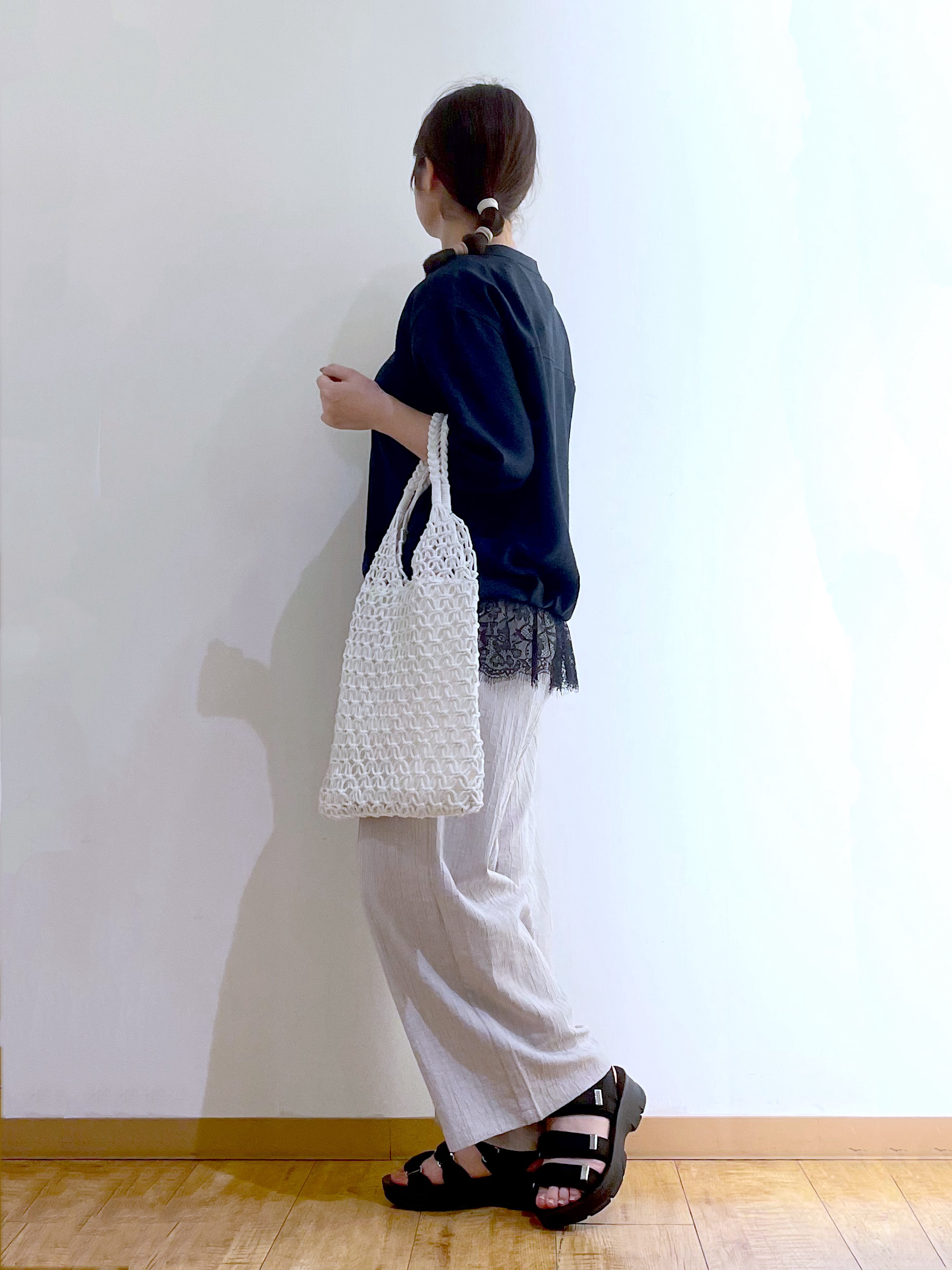 かのさんの「SHOO･LA･RUE｜【S-LL】裾レースで女性らしさをプラス レイヤード風 タックスキッパーブラウス」を使ったコーディネート