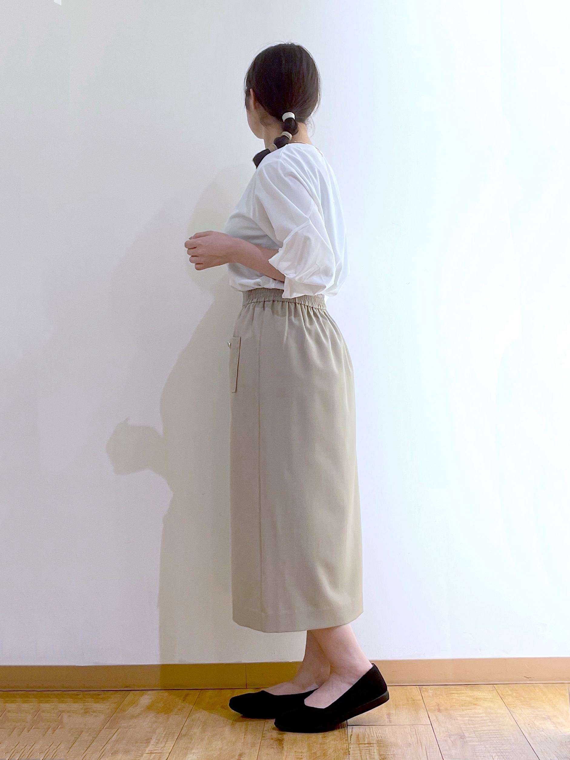 かのさんの「SHOO･LA･RUE｜Tシャツ以上ブラウス未満 ツイストスリーブの上品トップス」を使ったコーディネート
