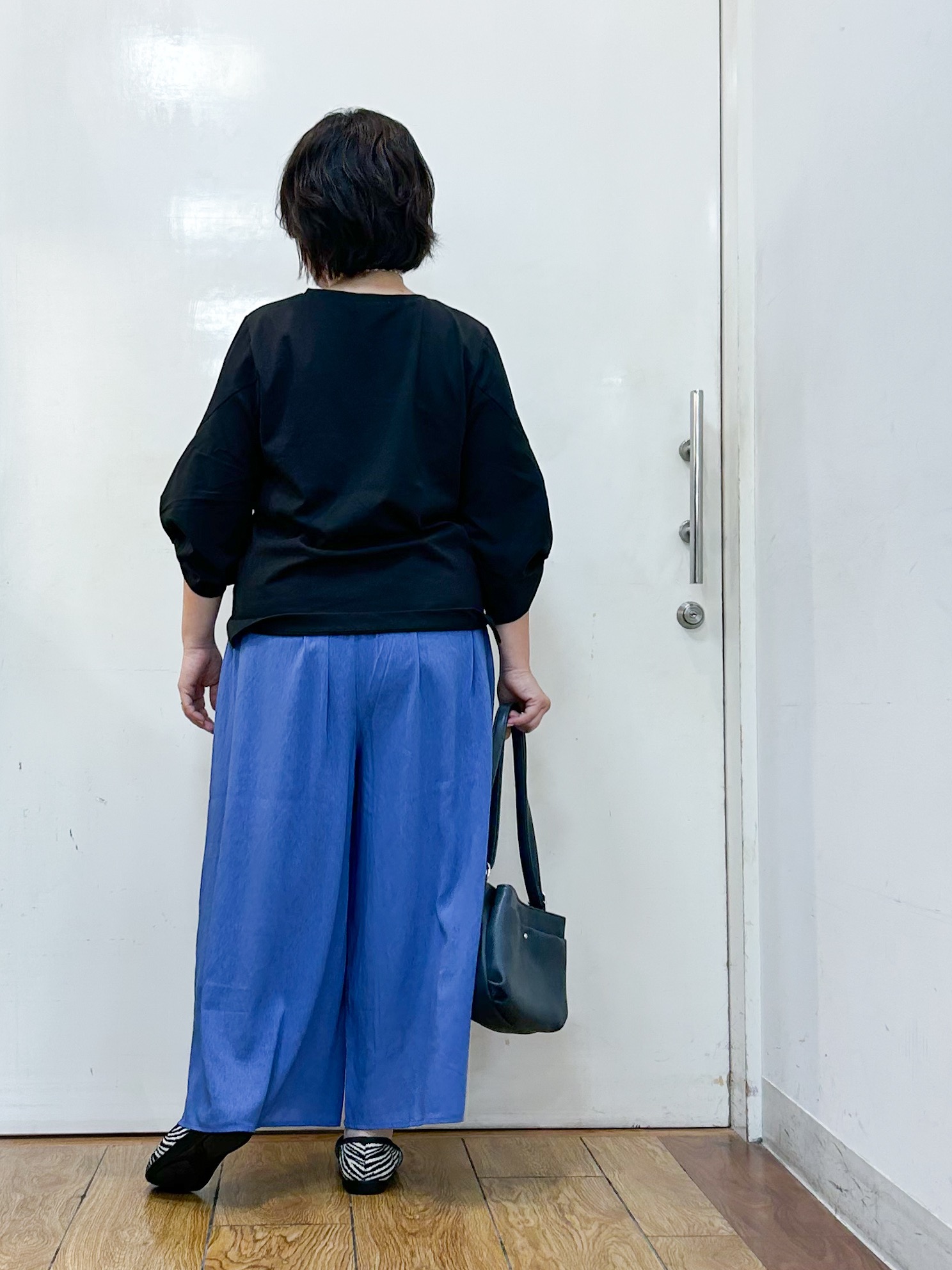 haruさんの「SHOO･LA･RUE｜Tシャツ以上ブラウス未満 ツイストスリーブの上品トップス」を使ったコーディネート