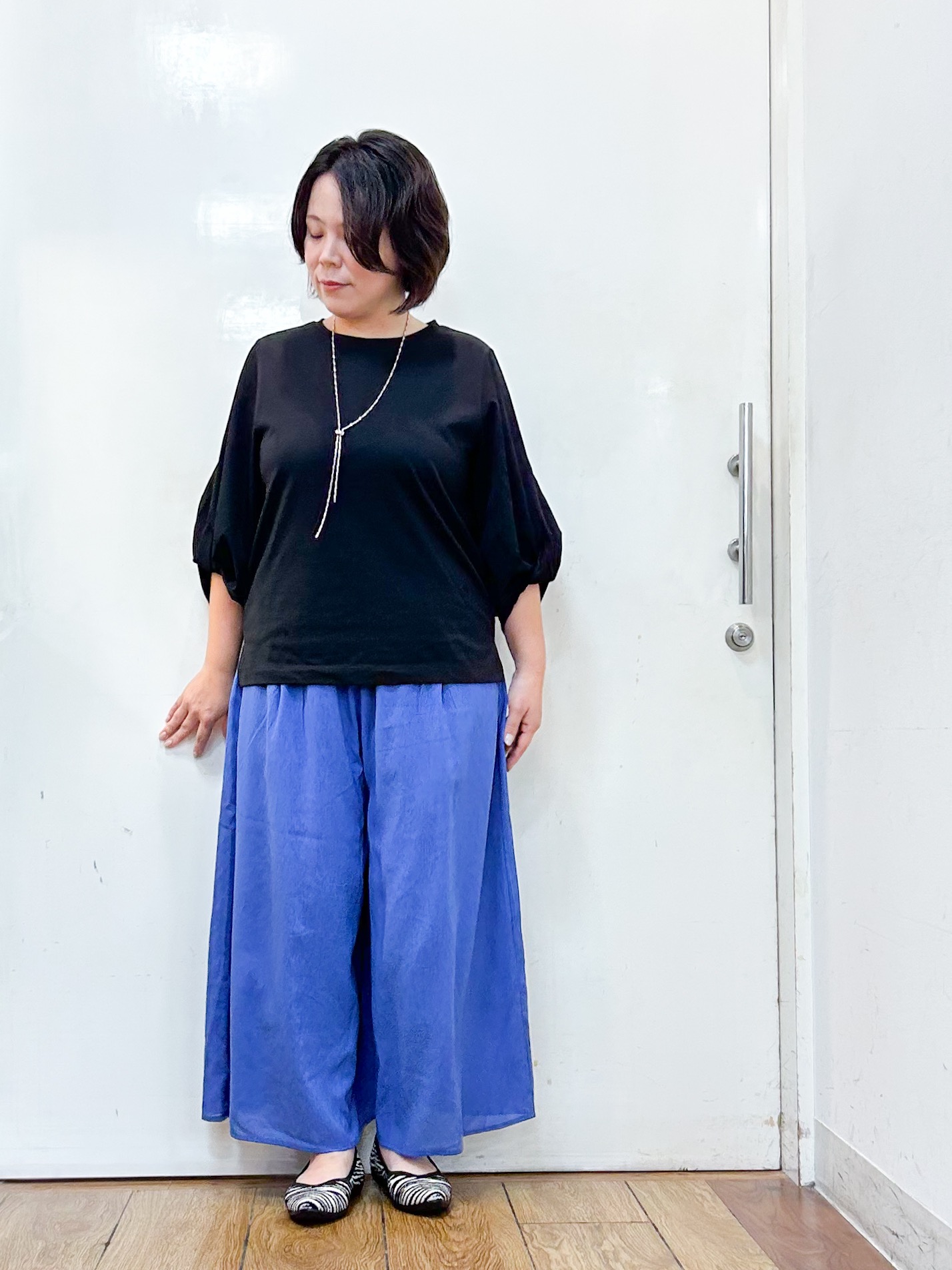 haruさんの「SHOO･LA･RUE｜Tシャツ以上ブラウス未満 ツイストスリーブの上品トップス」を使ったコーディネート