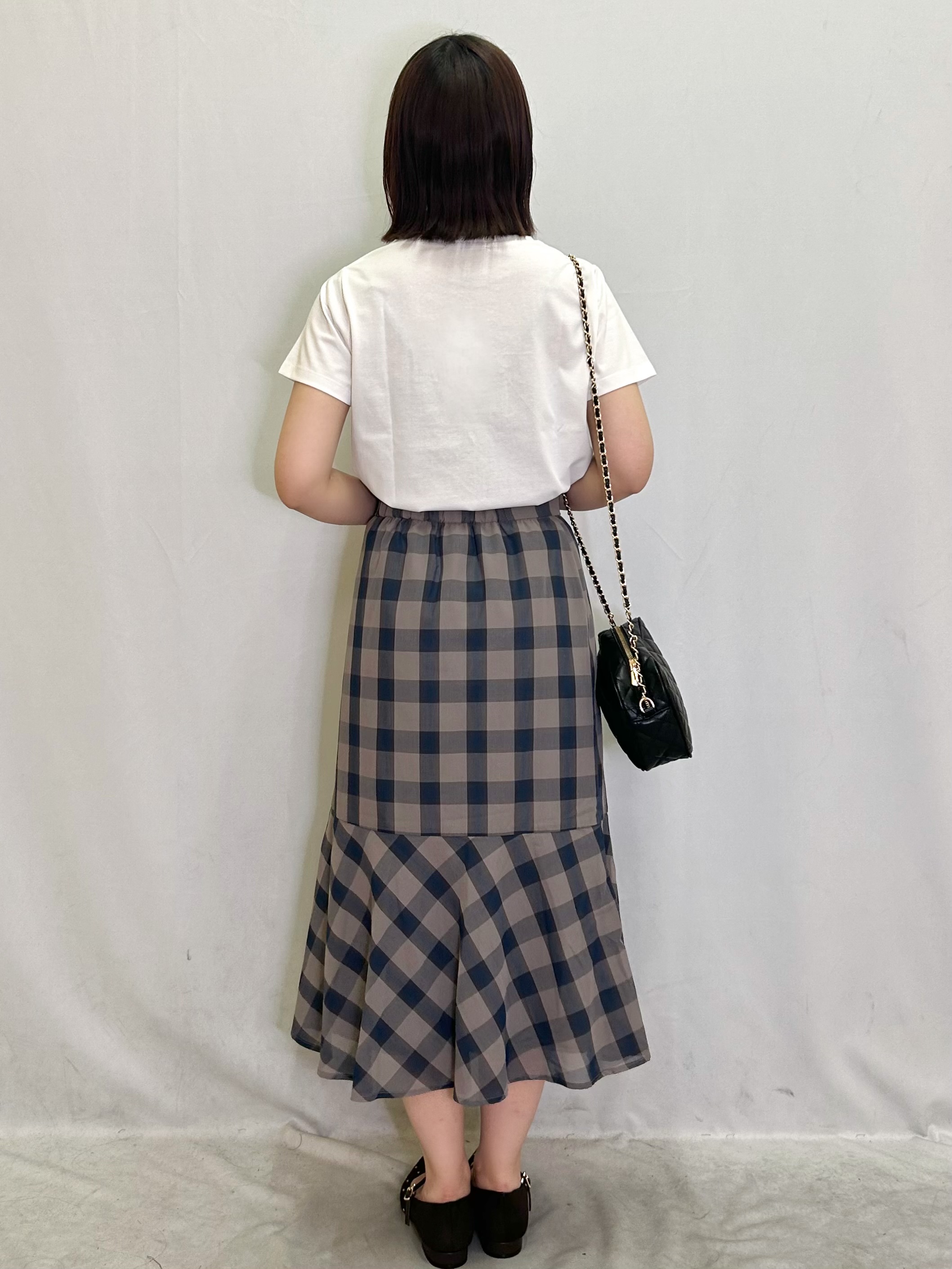 きららさんの「index｜【接触冷感／UVケア】裾レースロゴTシャツ《洗濯機OK／S-3L》」を使ったコーディネート