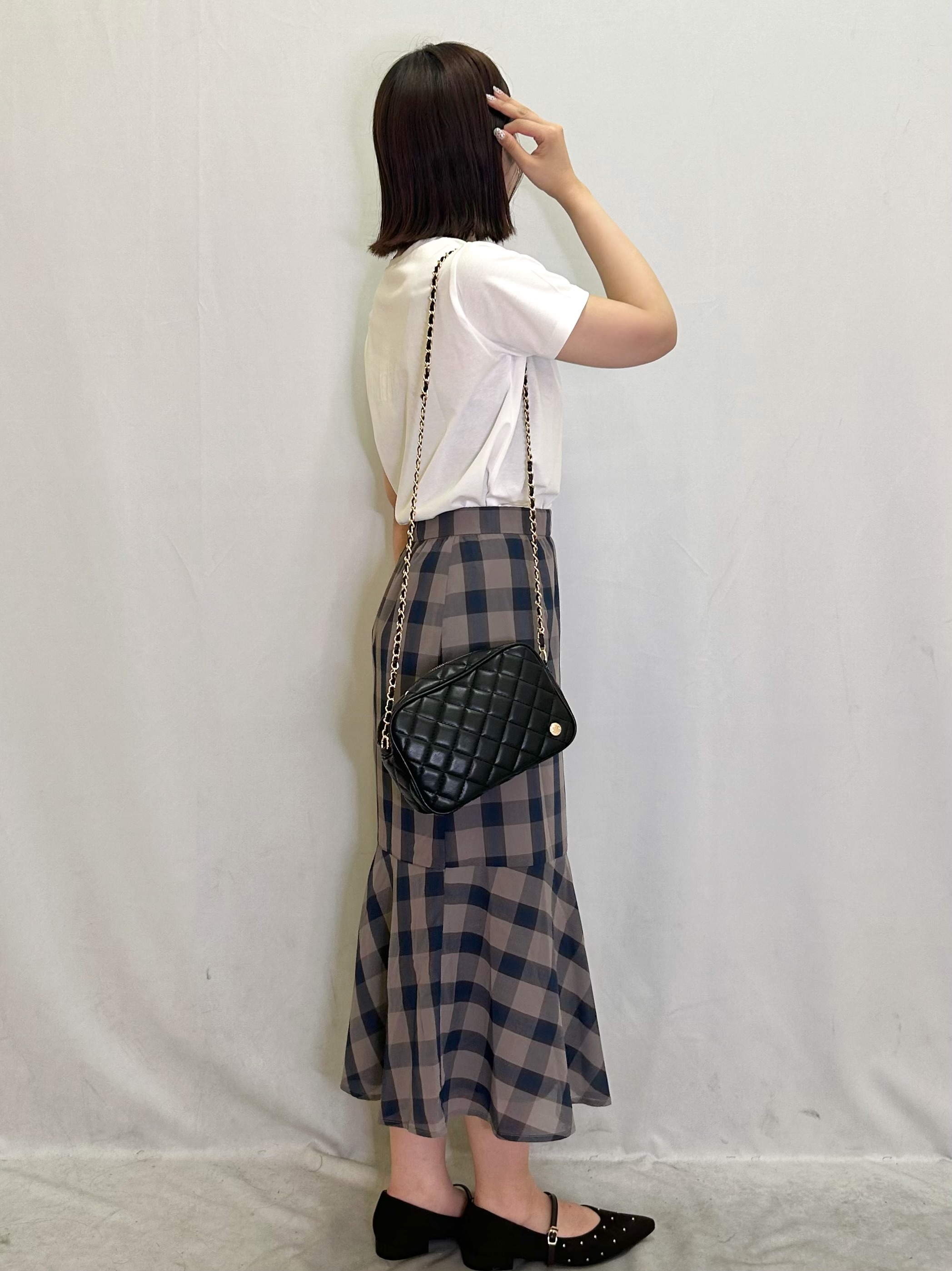 きららさんの「index｜【接触冷感／UVケア】裾レースロゴTシャツ《洗濯機OK／S-3L》」を使ったコーディネート