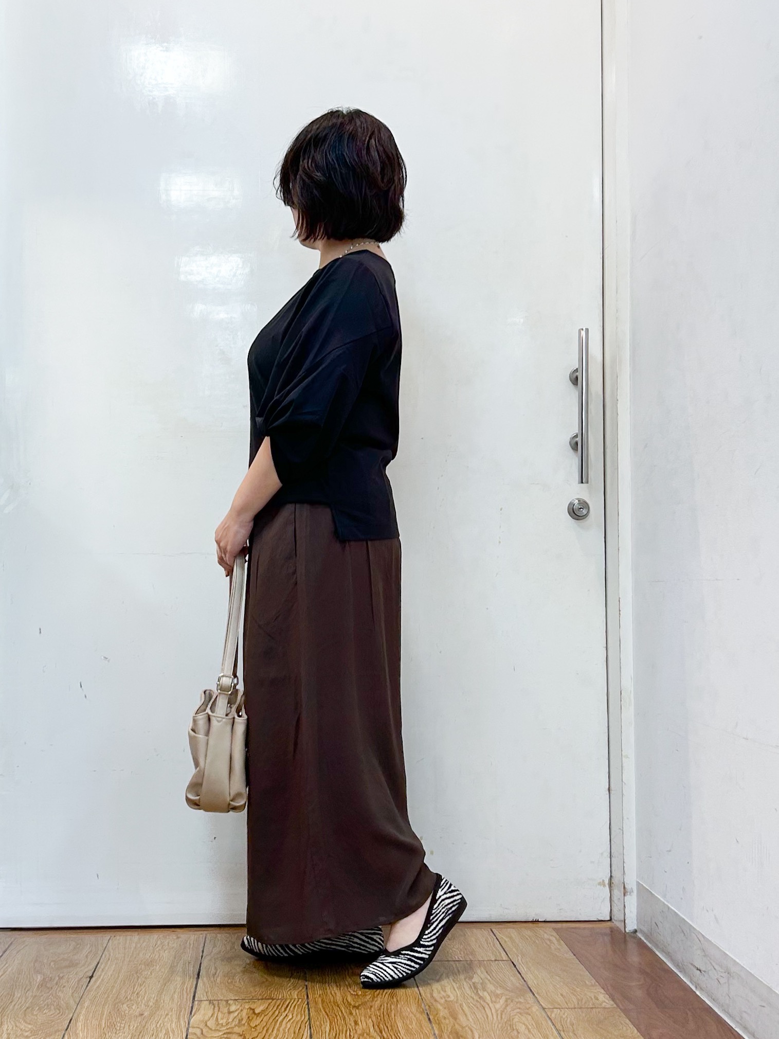 haruさんの「SHOO･LA･RUE｜Tシャツ以上ブラウス未満 ツイストスリーブの上品トップス」を使ったコーディネート