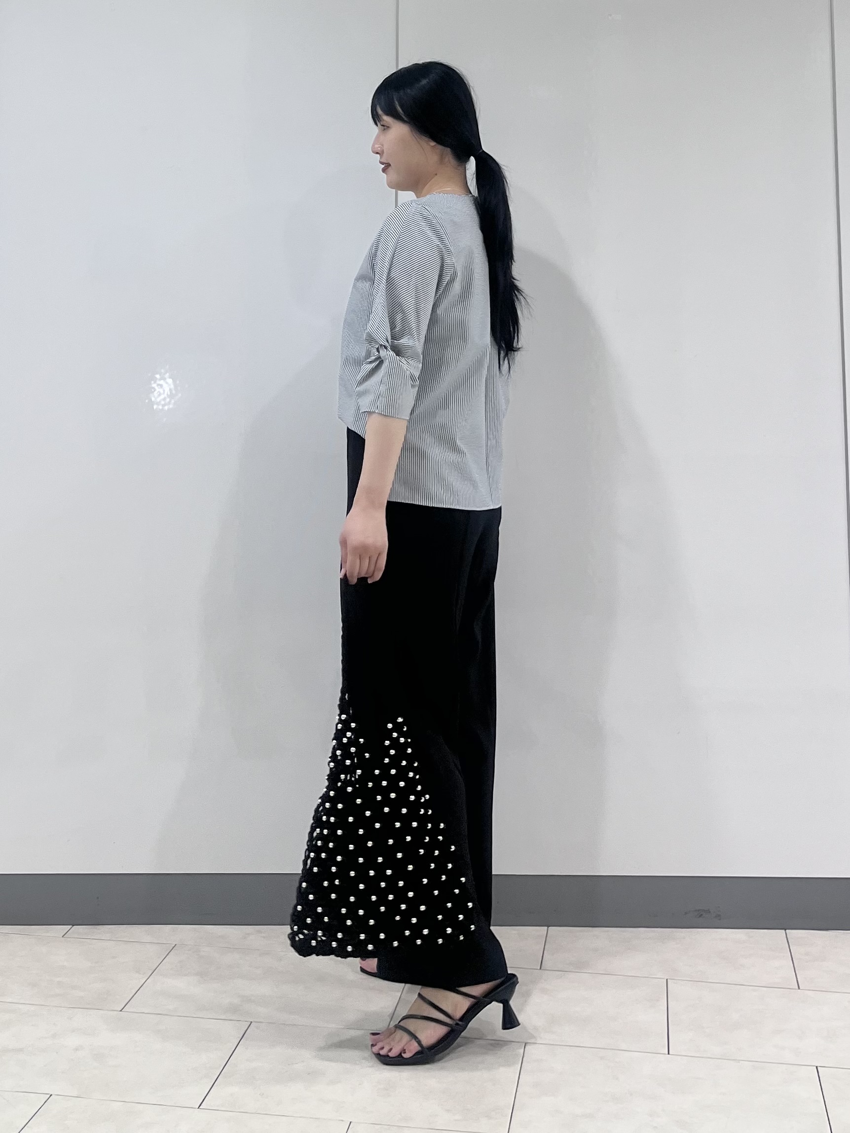 hasuさんの「INDIVI｜【撥水／UVケア】ねじり袖サッカートップス」を使ったコーディネート