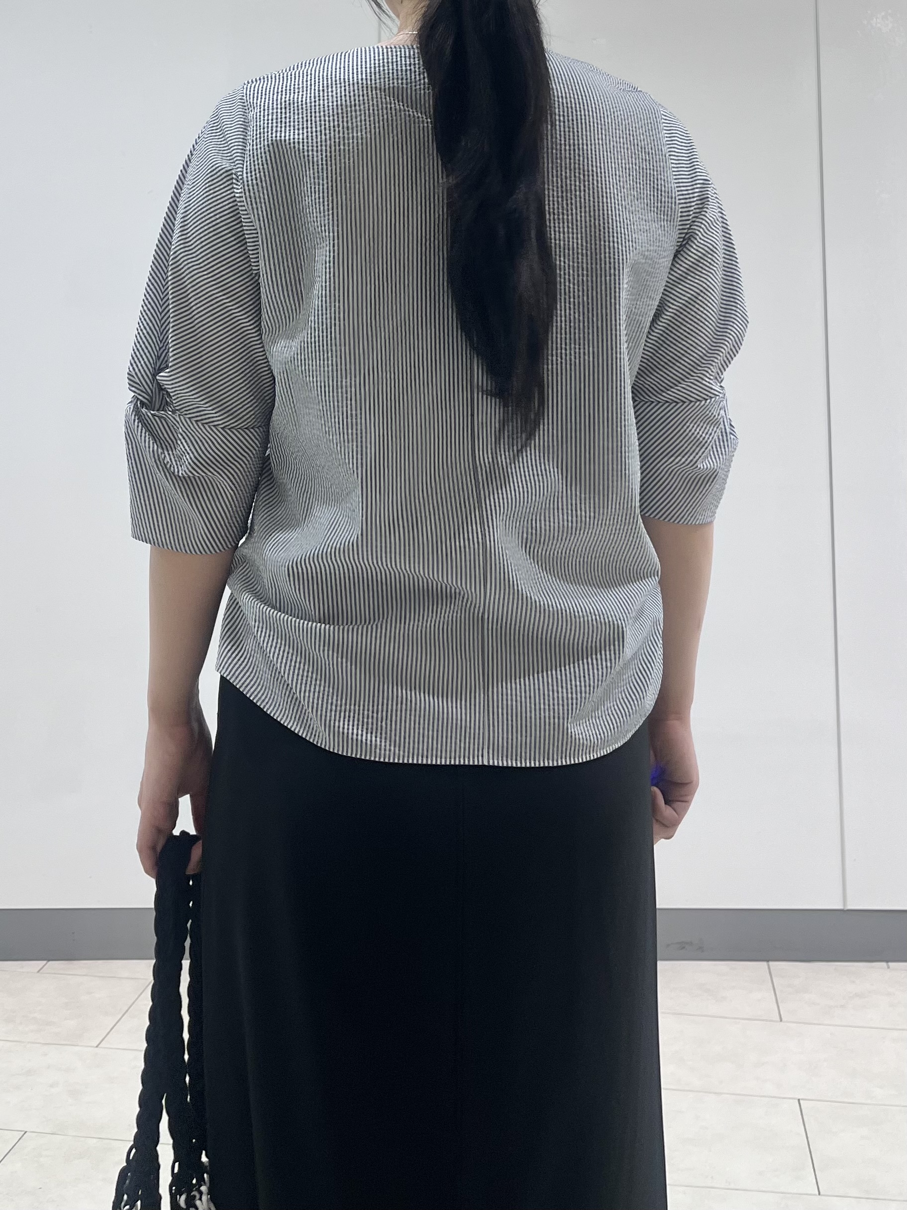 hasuさんの「INDIVI｜【撥水／UVケア】ねじり袖サッカートップス」を使ったコーディネート