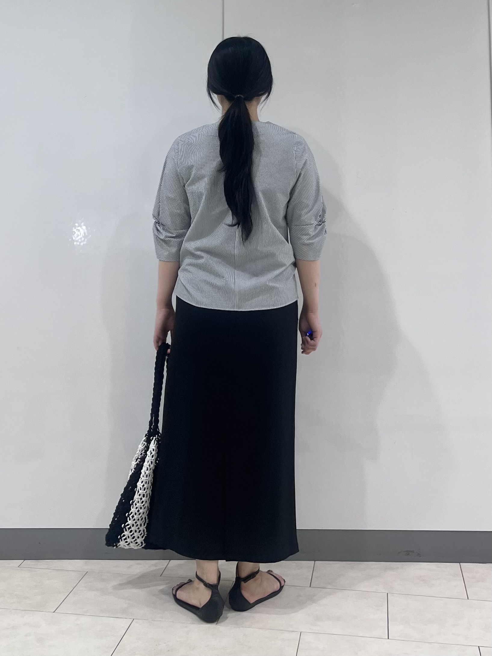 hasuさんの「INDIVI｜【撥水／UVケア】ねじり袖サッカートップス」を使ったコーディネート
