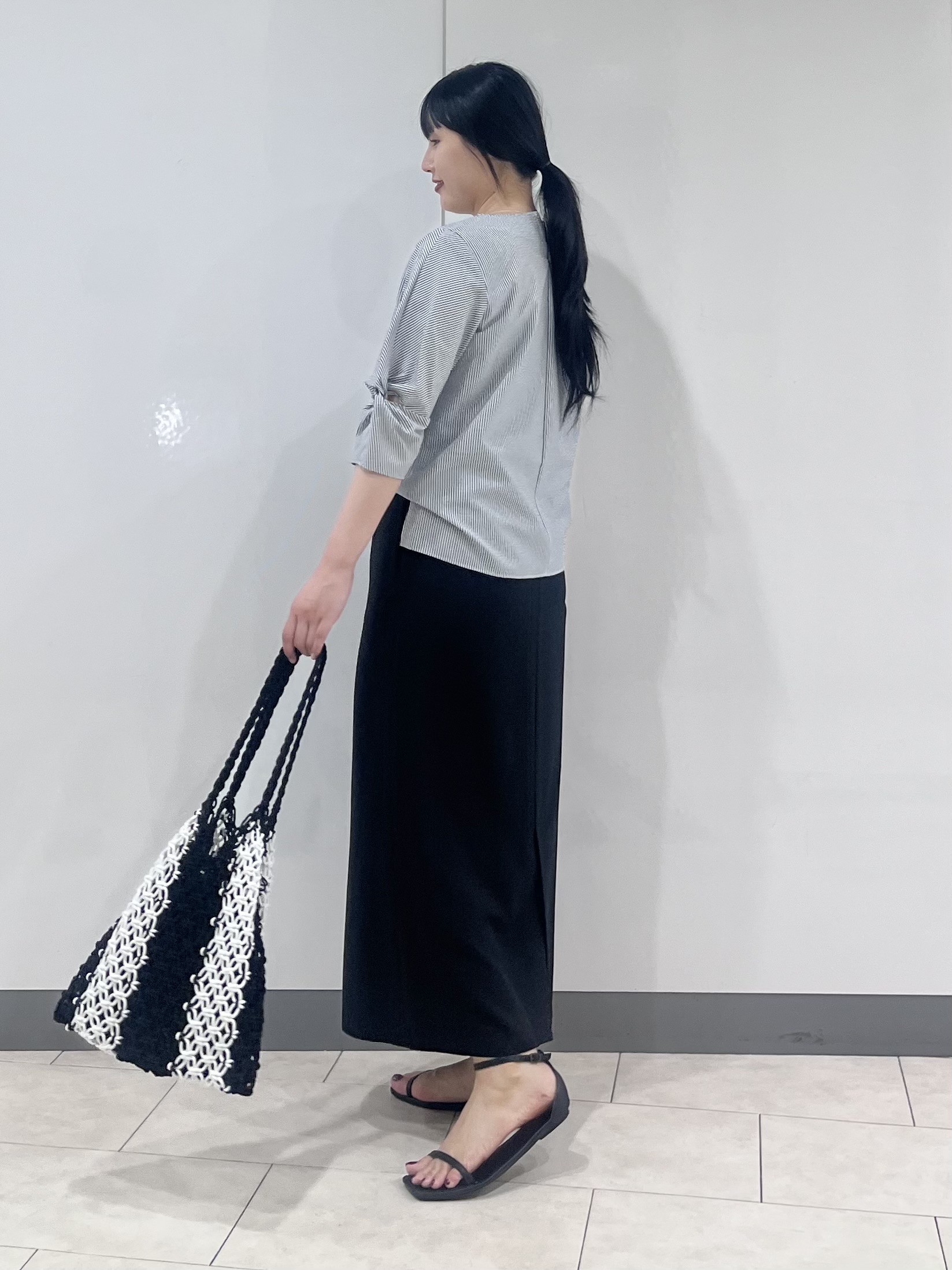 hasuさんの「INDIVI｜【撥水／UVケア】ねじり袖サッカートップス」を使ったコーディネート