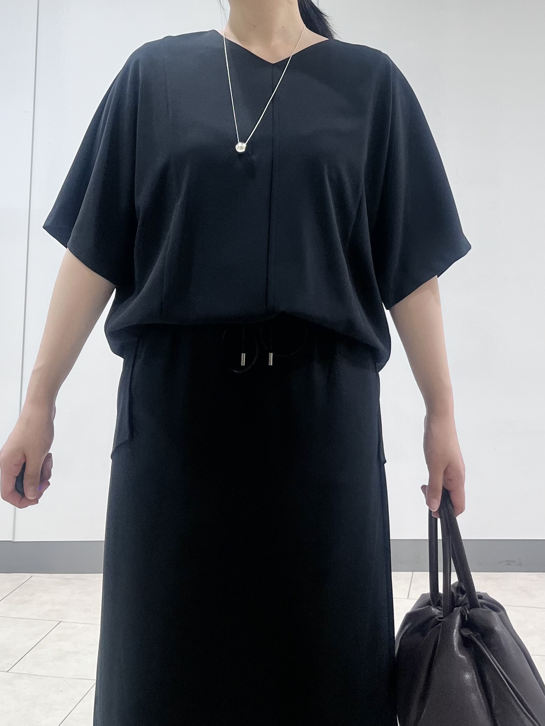 hasuさんの「INDIVI｜【体型＆二の腕カバー/着る日傘】ドルマントップス」を使ったコーディネート