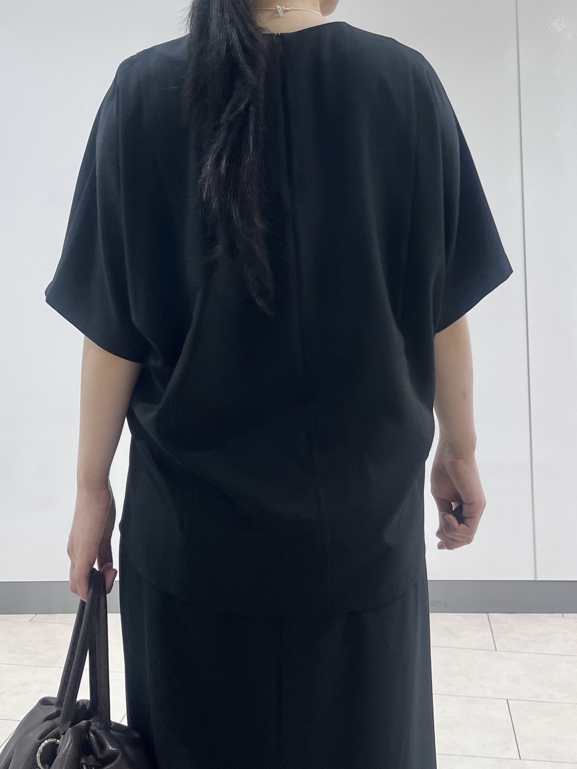 hasuさんの「INDIVI｜【体型＆二の腕カバー/着る日傘】ドルマントップス」を使ったコーディネート