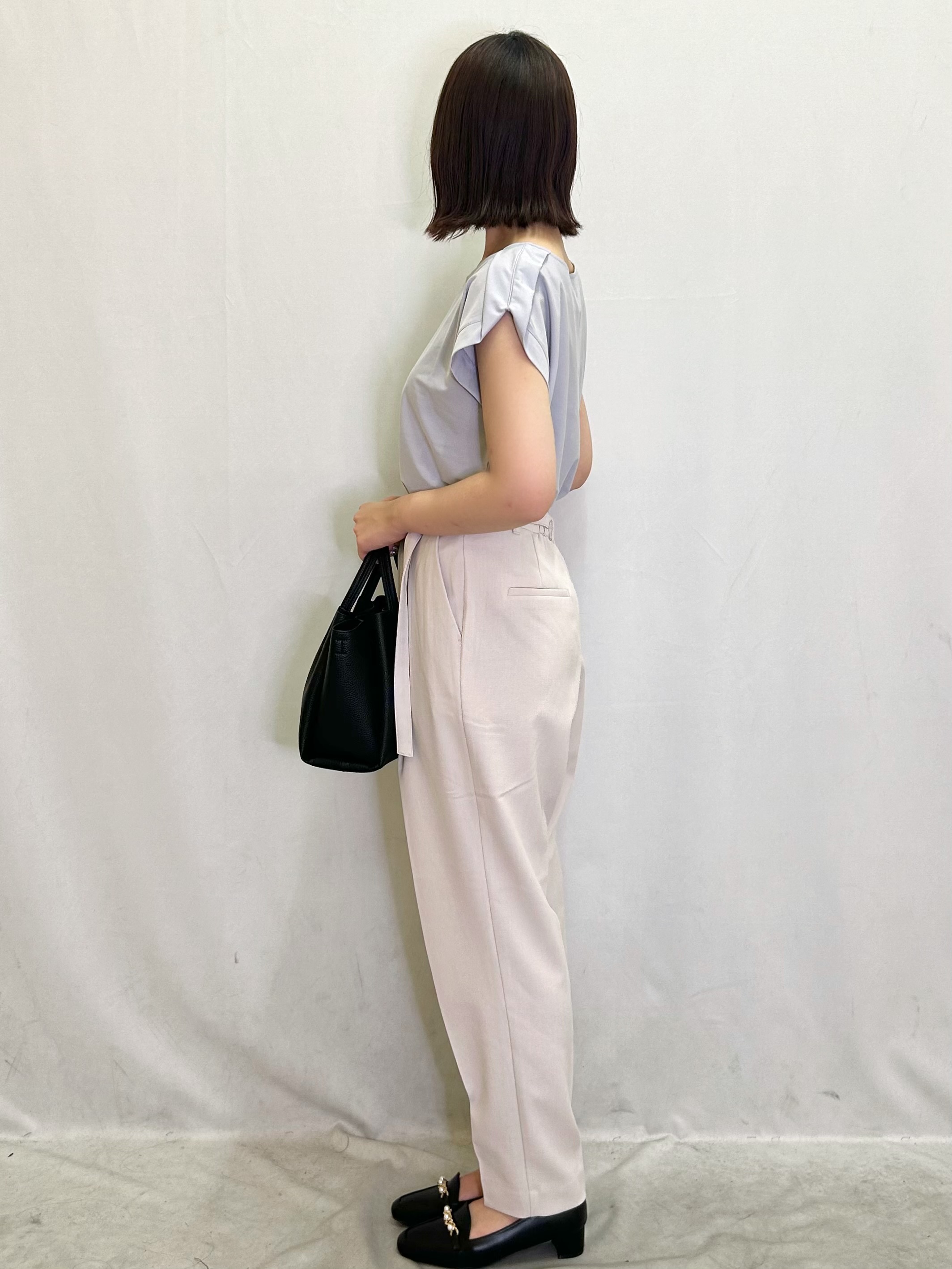 きららさんの「index｜【接触冷感】ひんやりキーネックフレンチトップス《洗濯機OK》」を使ったコーディネート