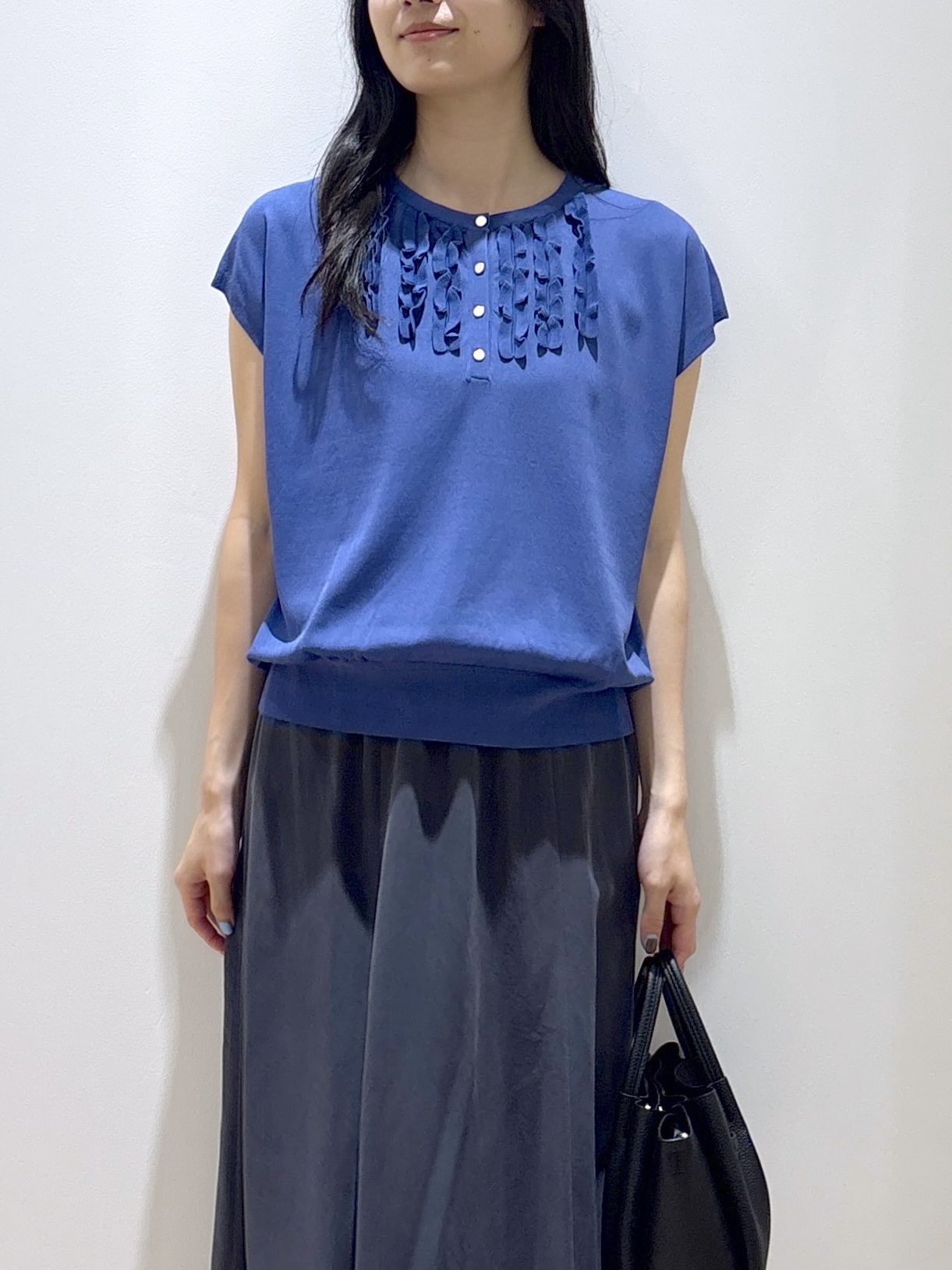 sachikoさんの「OPAQUE.CLIP｜【接触冷感／UV】フリルフレンチスリーブニット《洗濯機OK》」を使ったコーディネート