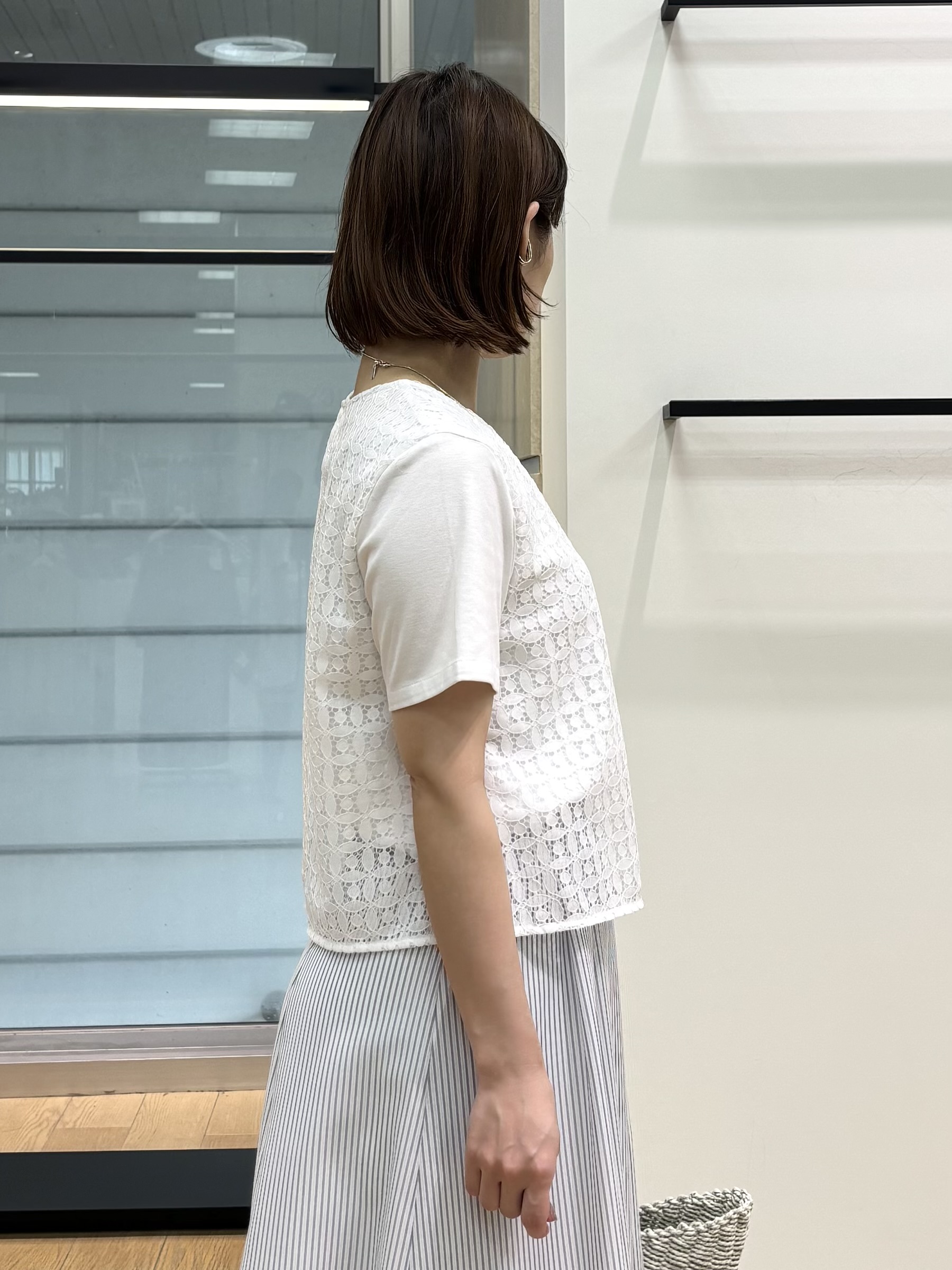 asamiさんの「INDIVI｜【洗える】レイヤード風レースコンビTシャツ」を使ったコーディネート