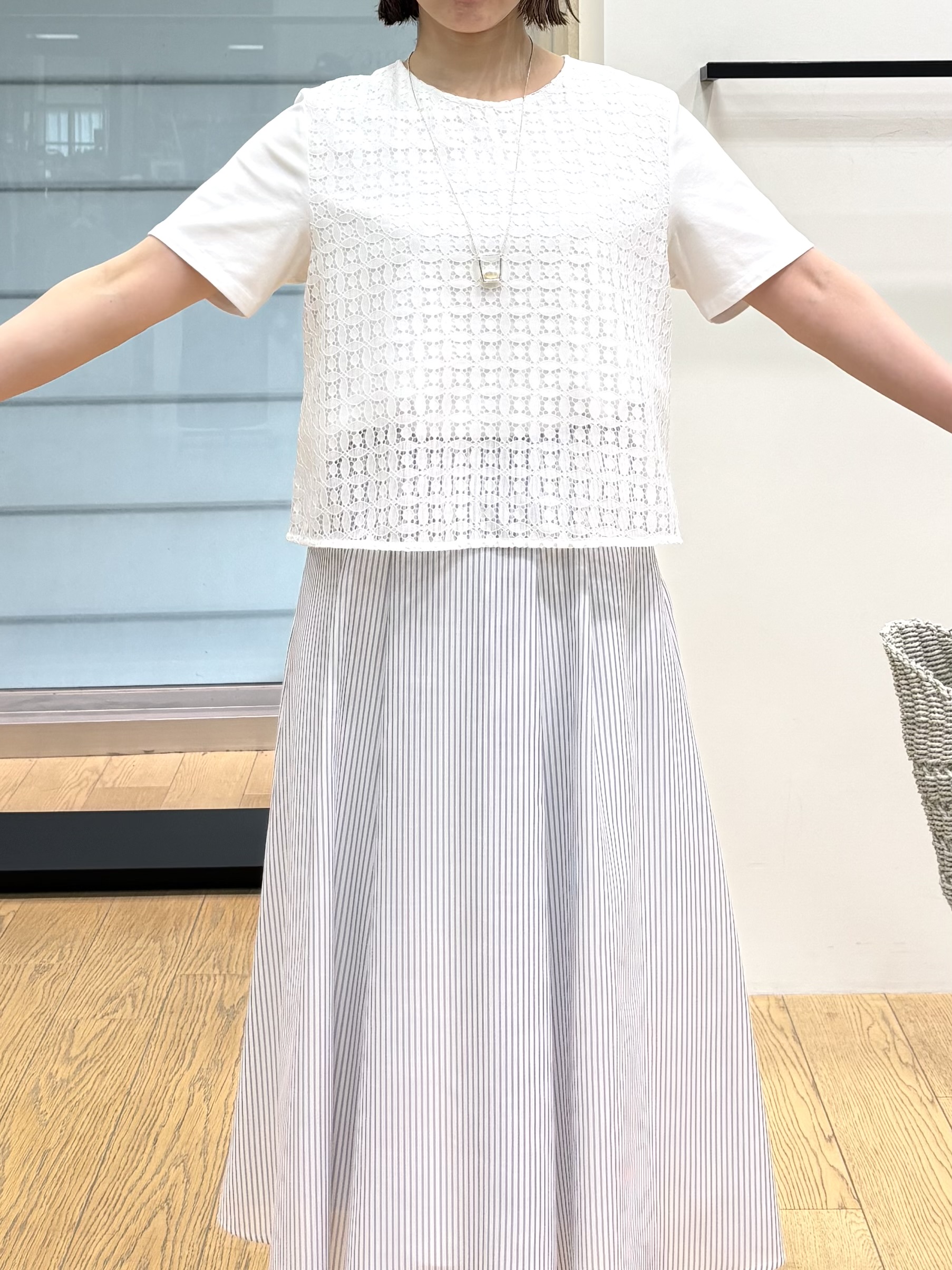 asamiさんの「INDIVI｜【洗える】レイヤード風レースコンビTシャツ」を使ったコーディネート
