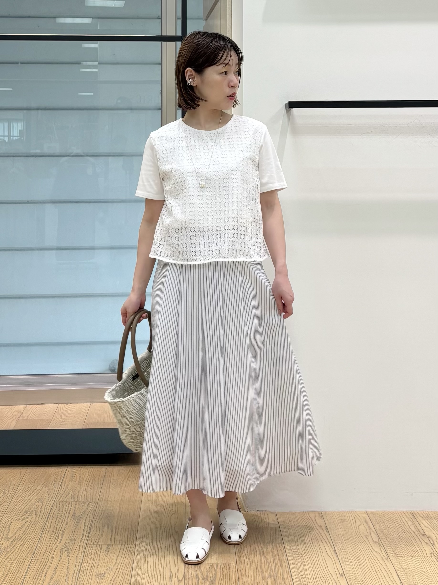 asamiさんの「INDIVI｜【洗える】レイヤード風レースコンビTシャツ」を使ったコーディネート