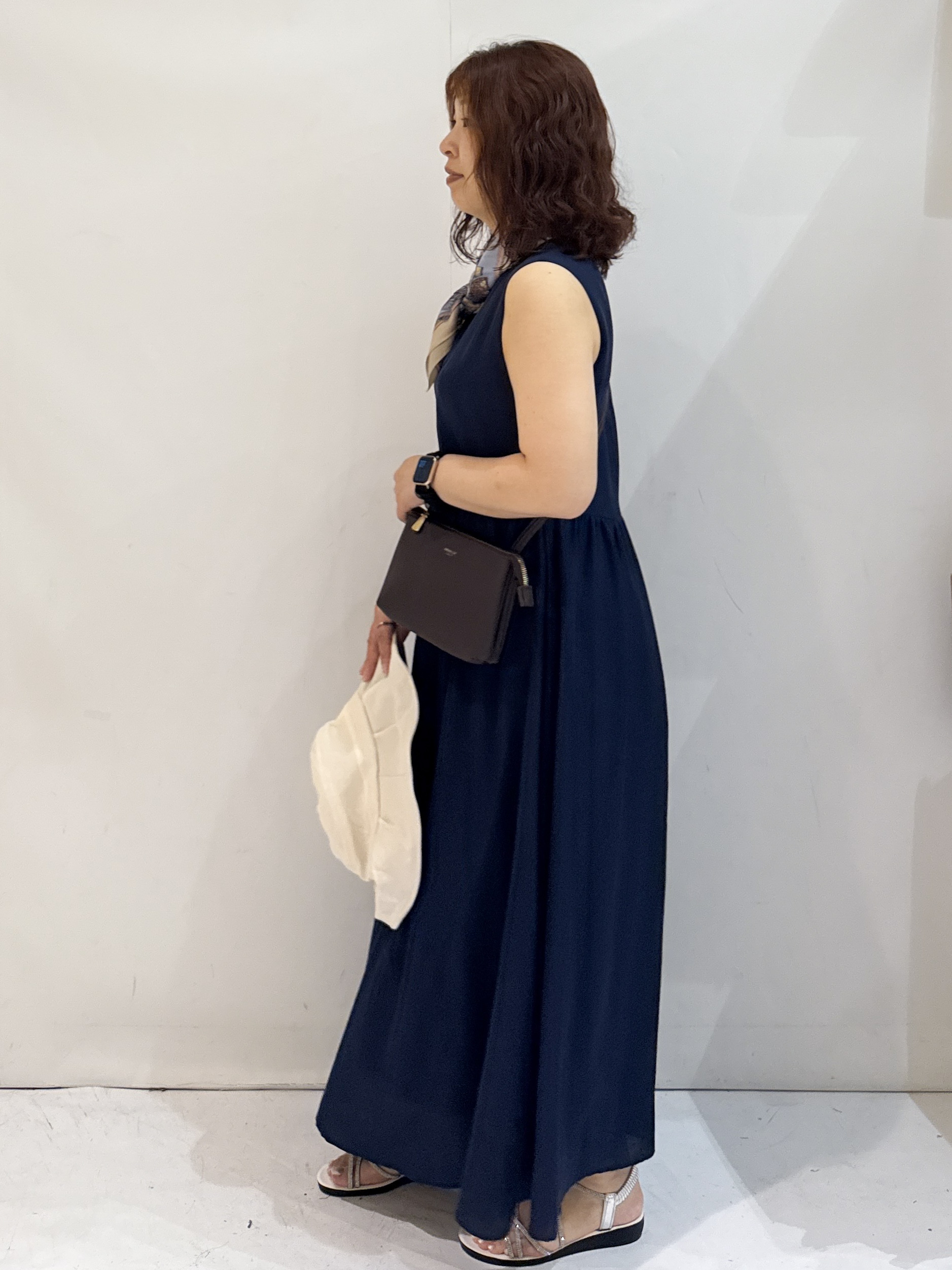 nakkoさんの「OPAQUE.CLIP｜【接触冷感】麻混シアーノースリーブワンピース《洗濯機OK》」を使ったコーディネート