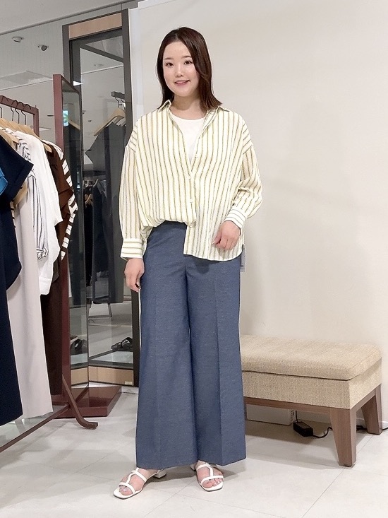 YUIさんの「UNTITLED｜ストライプシャツ」を使ったコーディネート