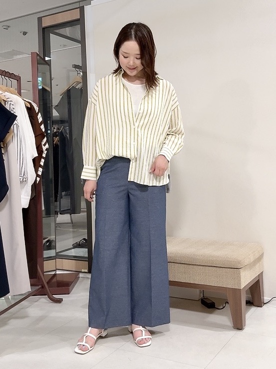 YUIさんの「UNTITLED｜ストライプシャツ」を使ったコーディネート