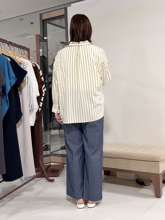 YUIさんの「UNTITLED｜ストライプシャツ」を使ったコーディネート