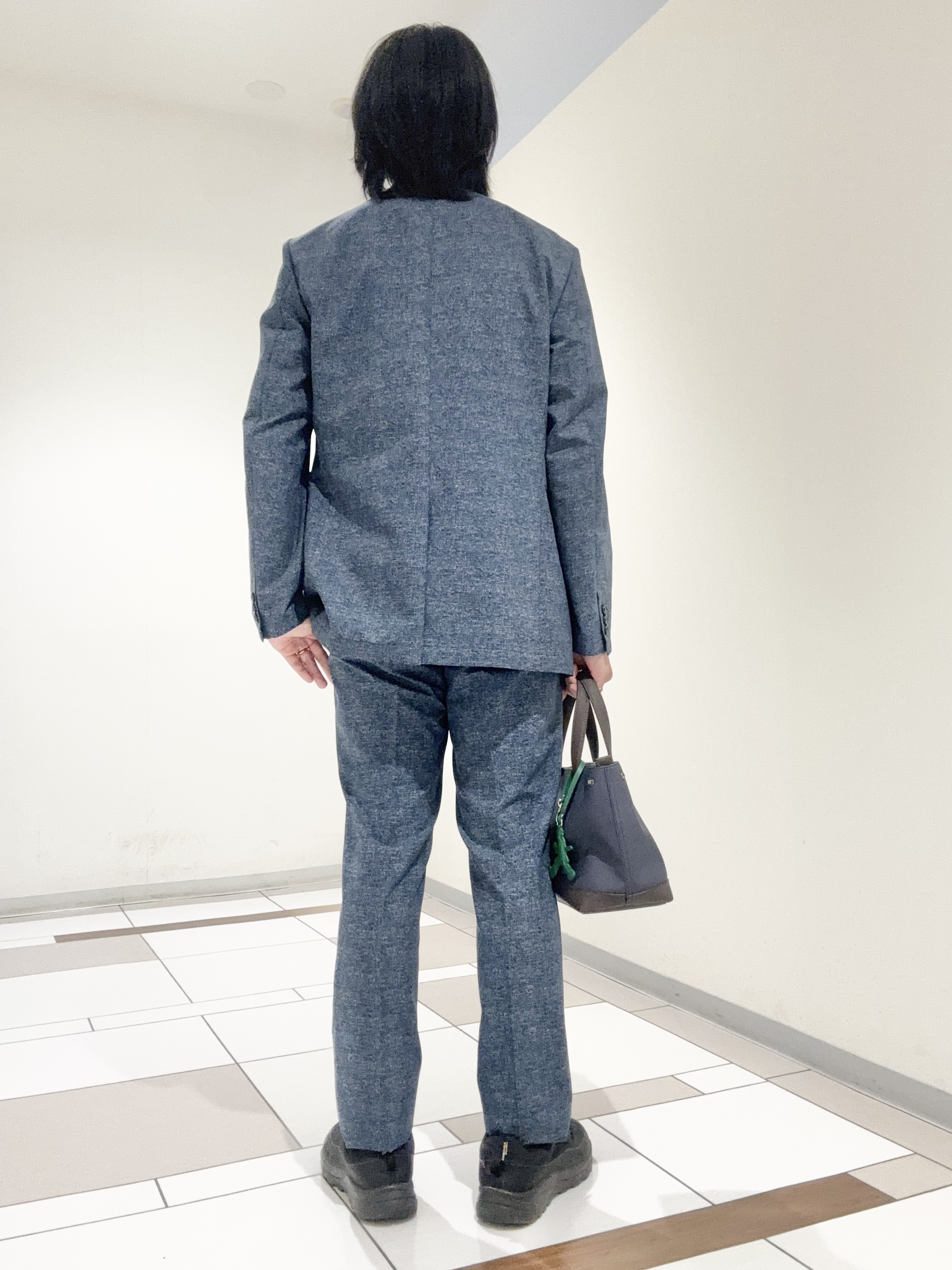 及川さんの「TAKEO KIKUCHI｜ポートレートアートＴシャツ」を使ったコーディネート