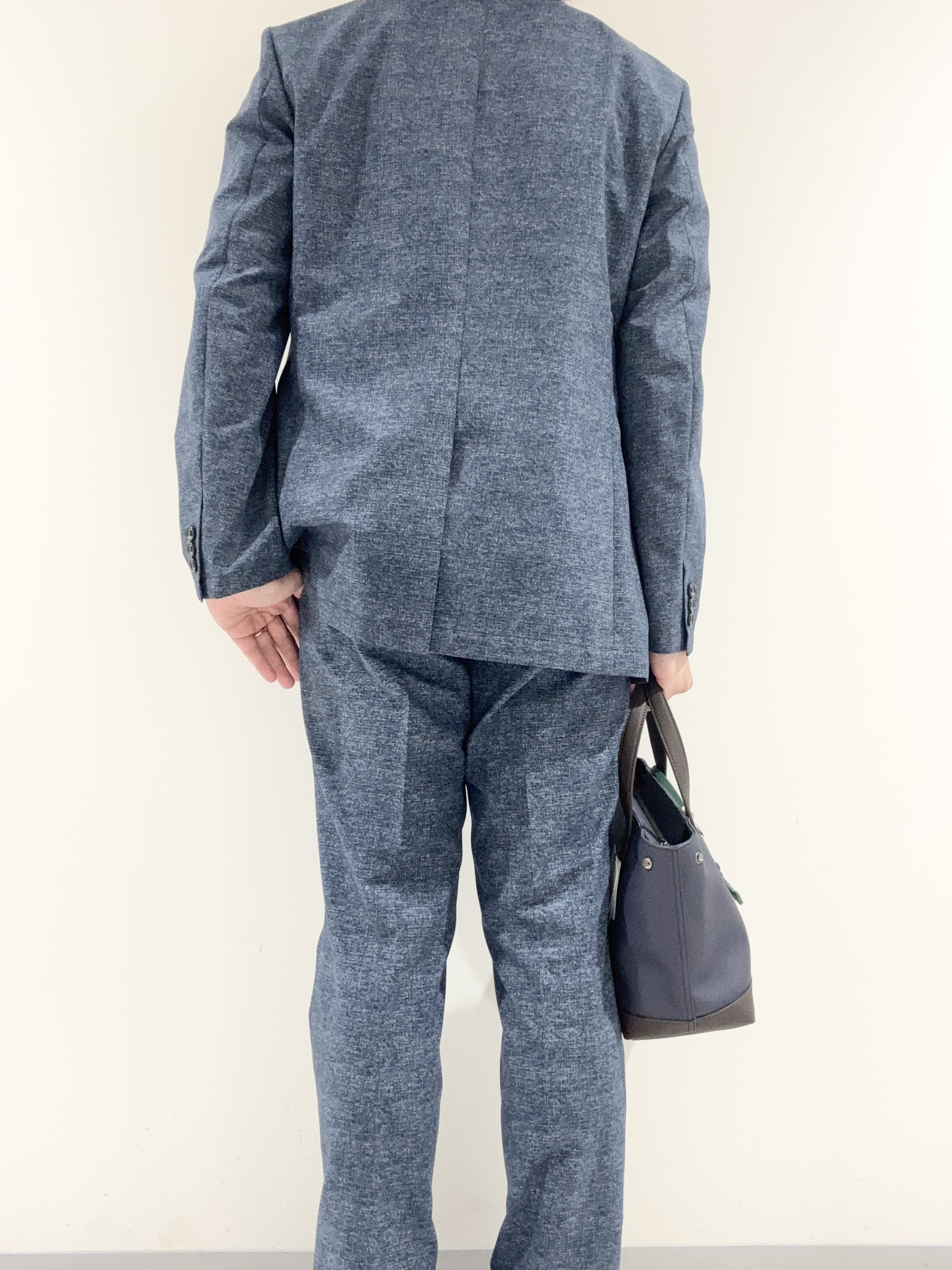 及川さんの「TAKEO KIKUCHI｜ポートレートアートＴシャツ」を使ったコーディネート