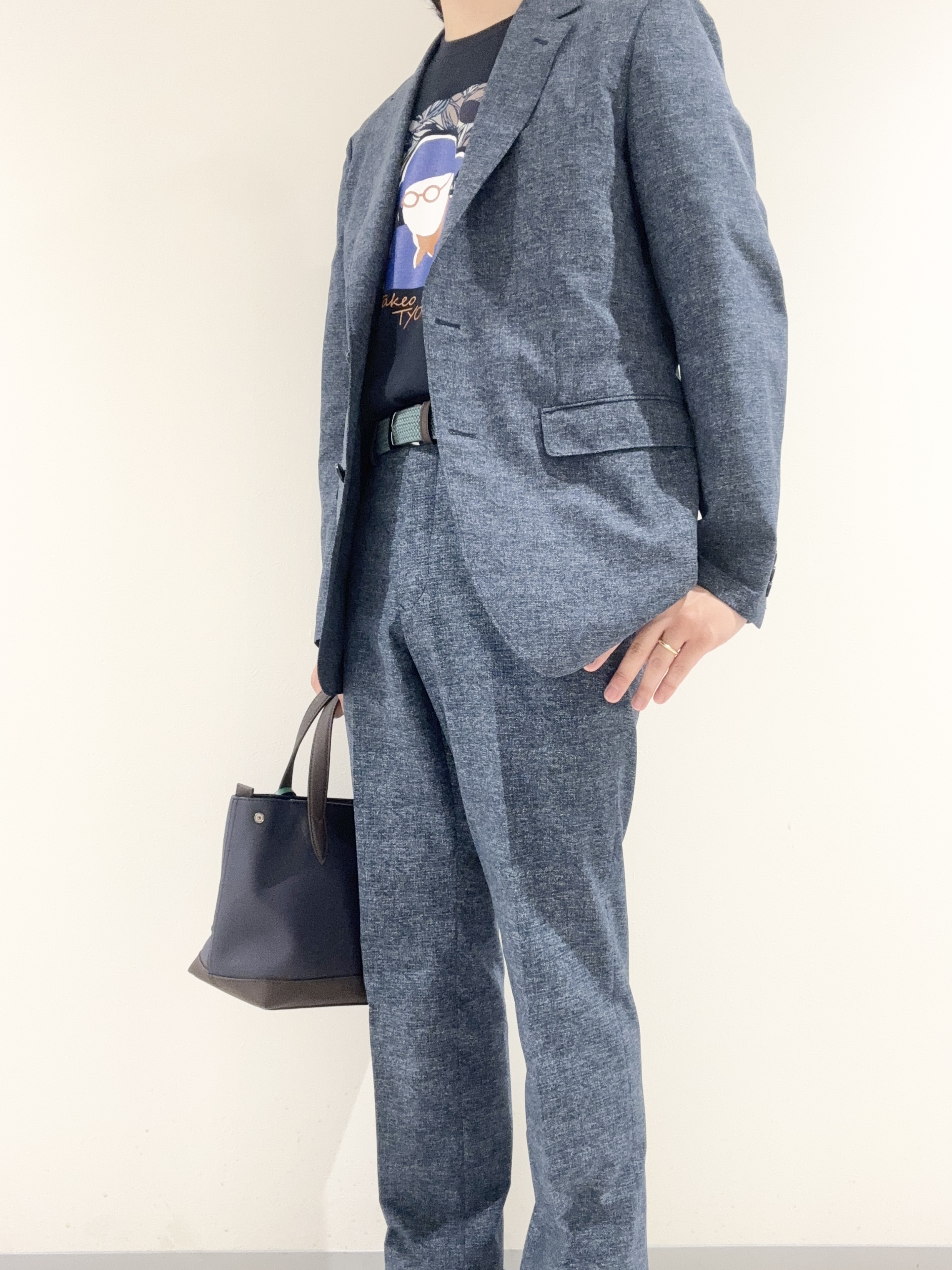 及川さんの「TAKEO KIKUCHI｜ポートレートアートＴシャツ」を使ったコーディネート