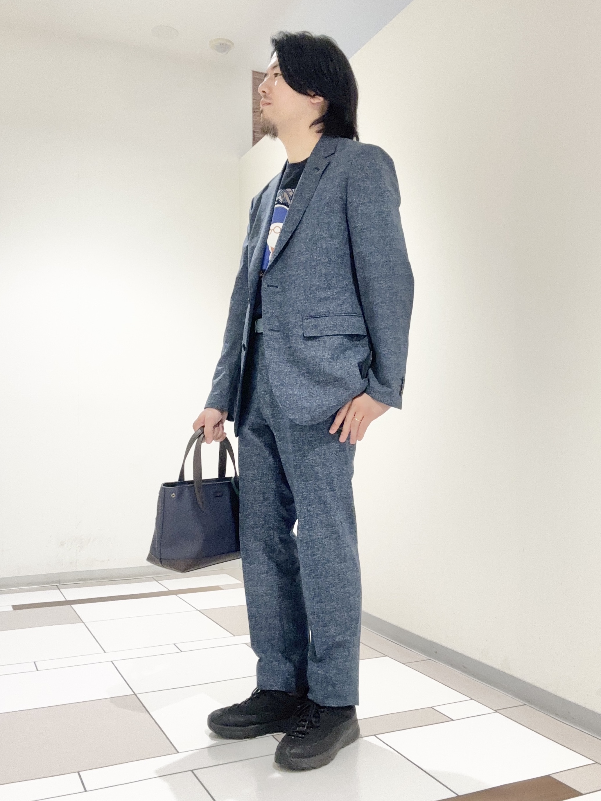 及川さんの「TAKEO KIKUCHI｜ポートレートアートＴシャツ」を使ったコーディネート