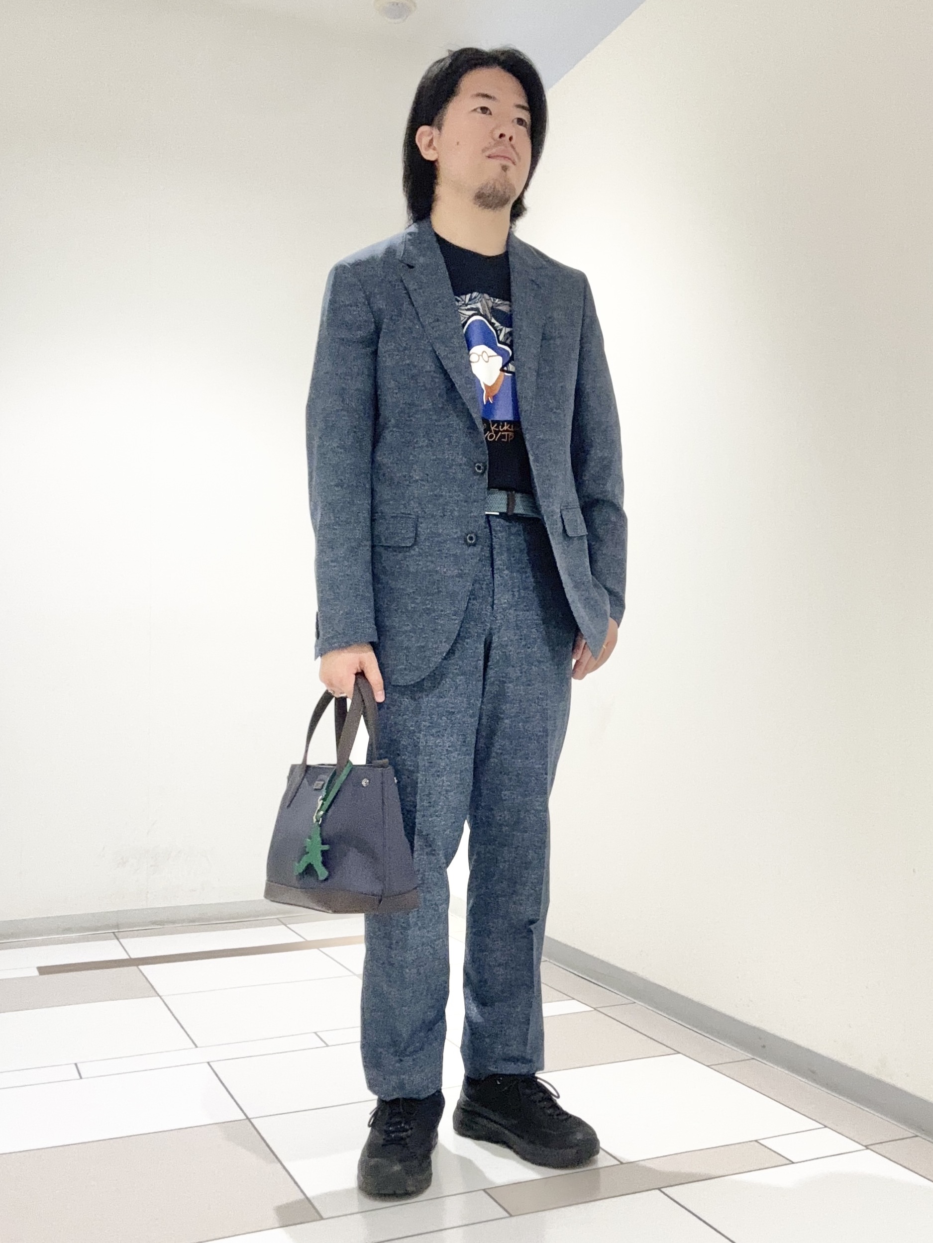 及川さんの「TAKEO KIKUCHI｜ポートレートアートＴシャツ」を使ったコーディネート