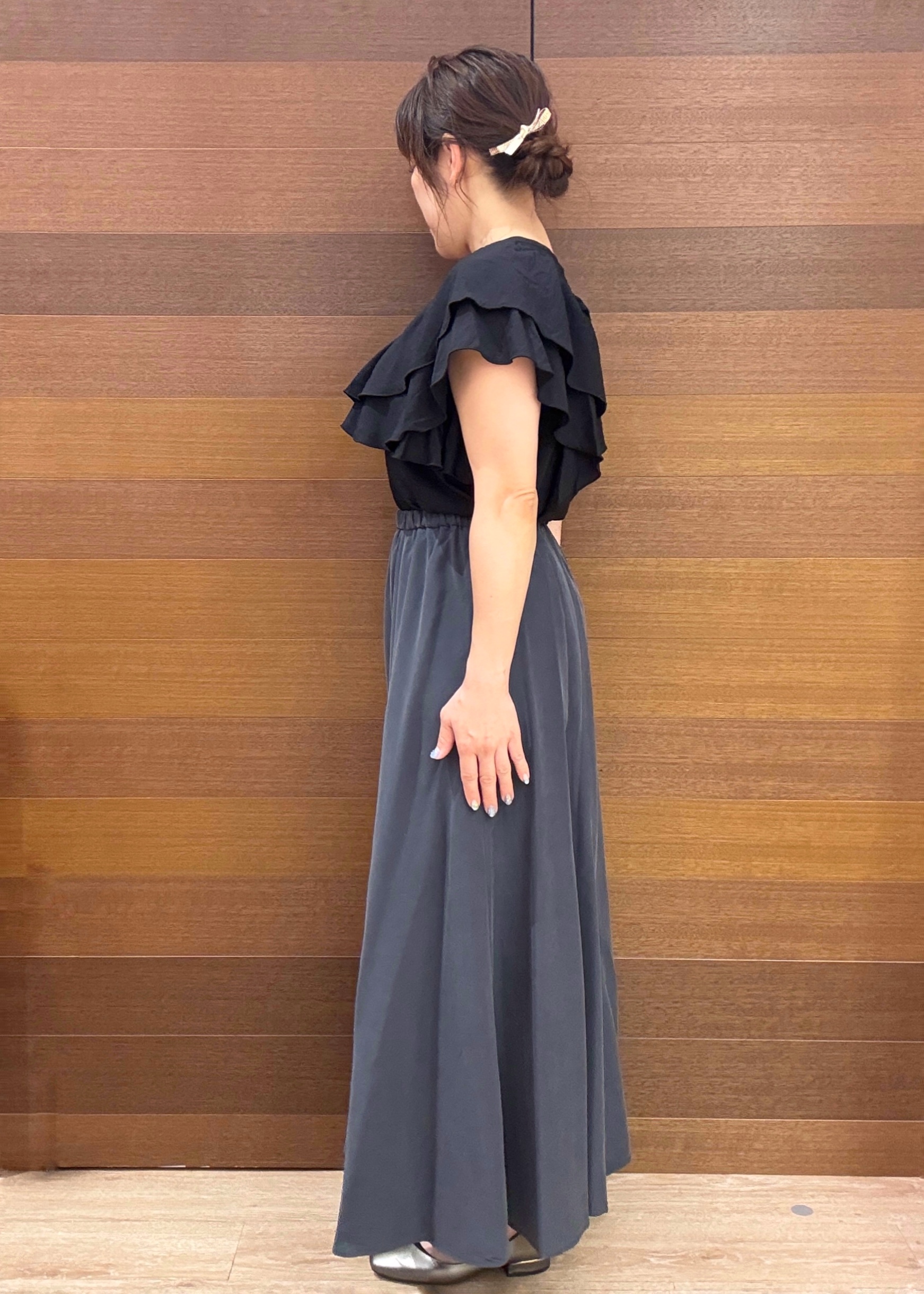 maichiさんの「OPAQUE.CLIP｜フリルVネックブラウス【洗濯機OK】」を使ったコーディネート